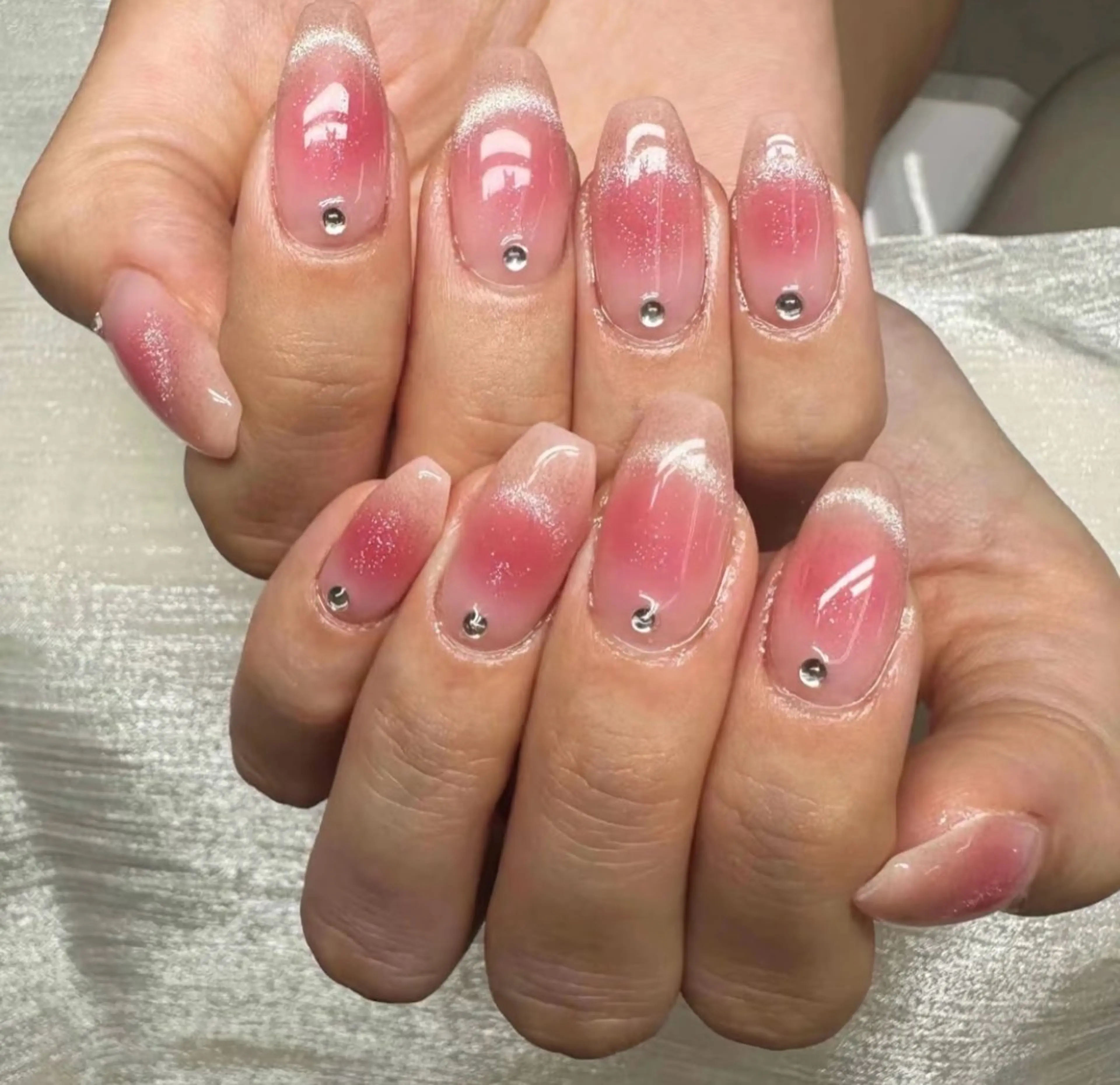 ネイル アートネイル チークネイル 長さ出し フラッシュネイル キラキラネイル ハンドネイル ハンドケア For you. Nail Salonのネイルデザイン