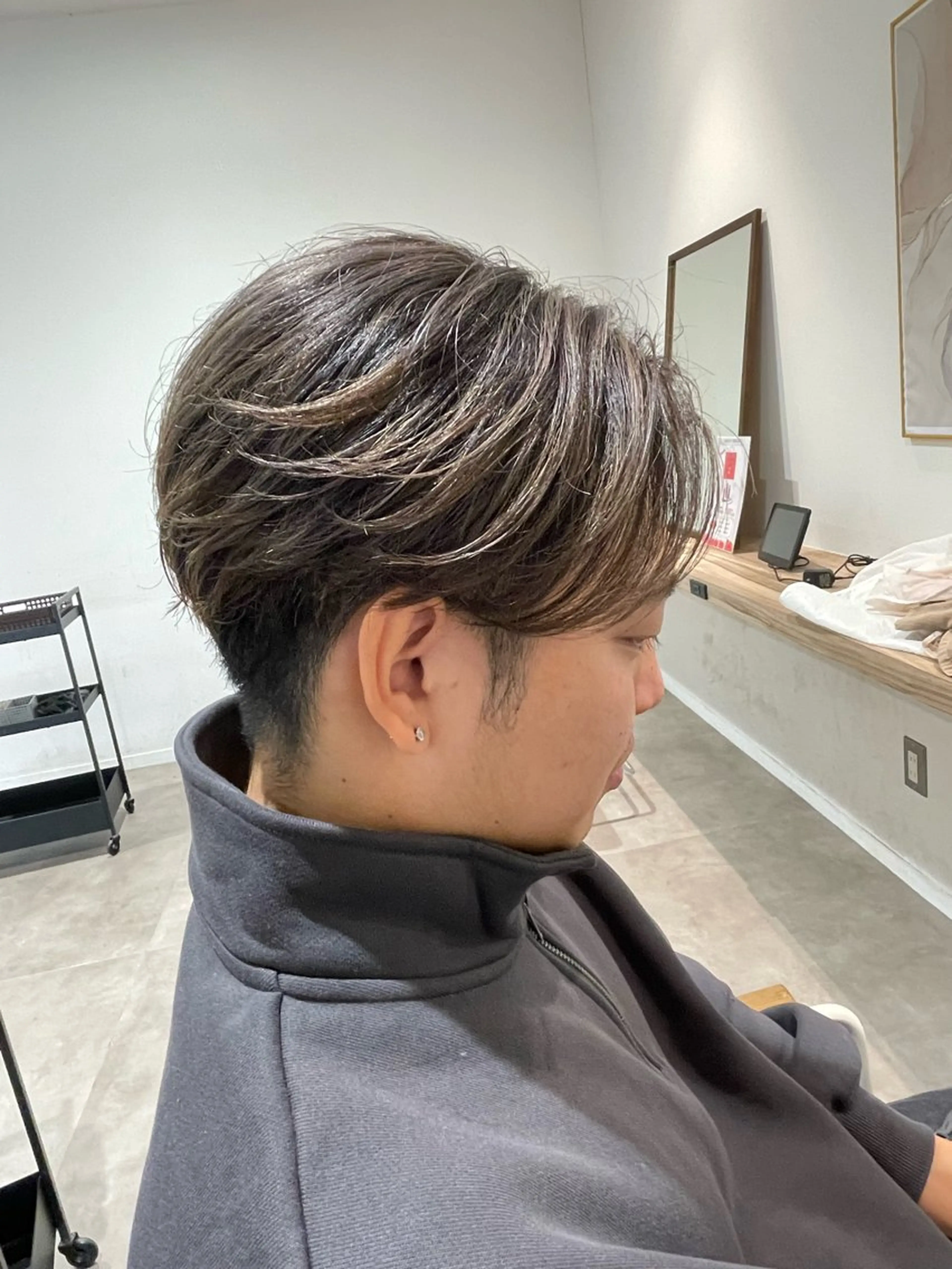 ミディアム カット ヘアカラー 樋口 令惟のヘアスタイル