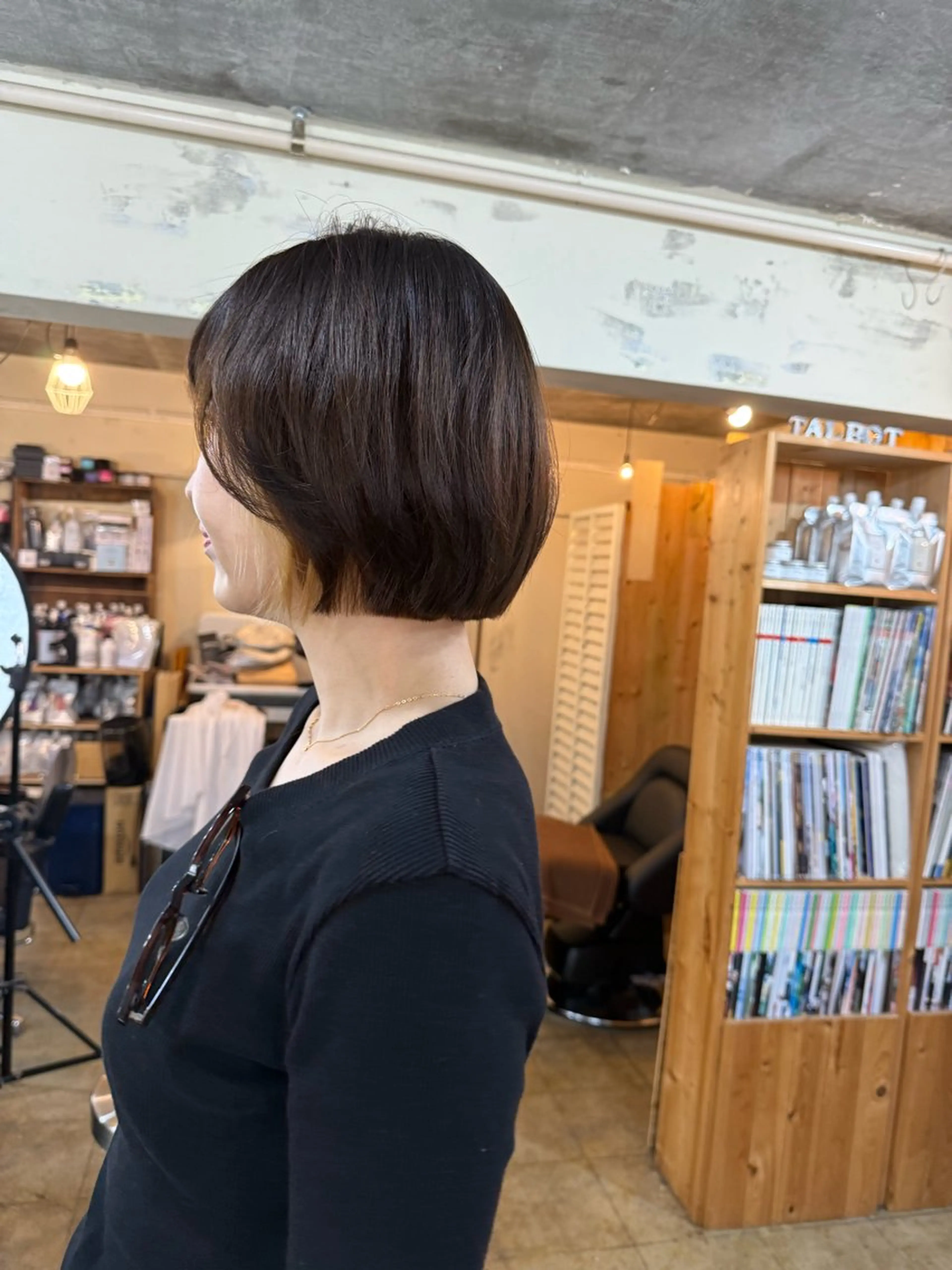 ショート カラー 松田 真のヘアスタイル