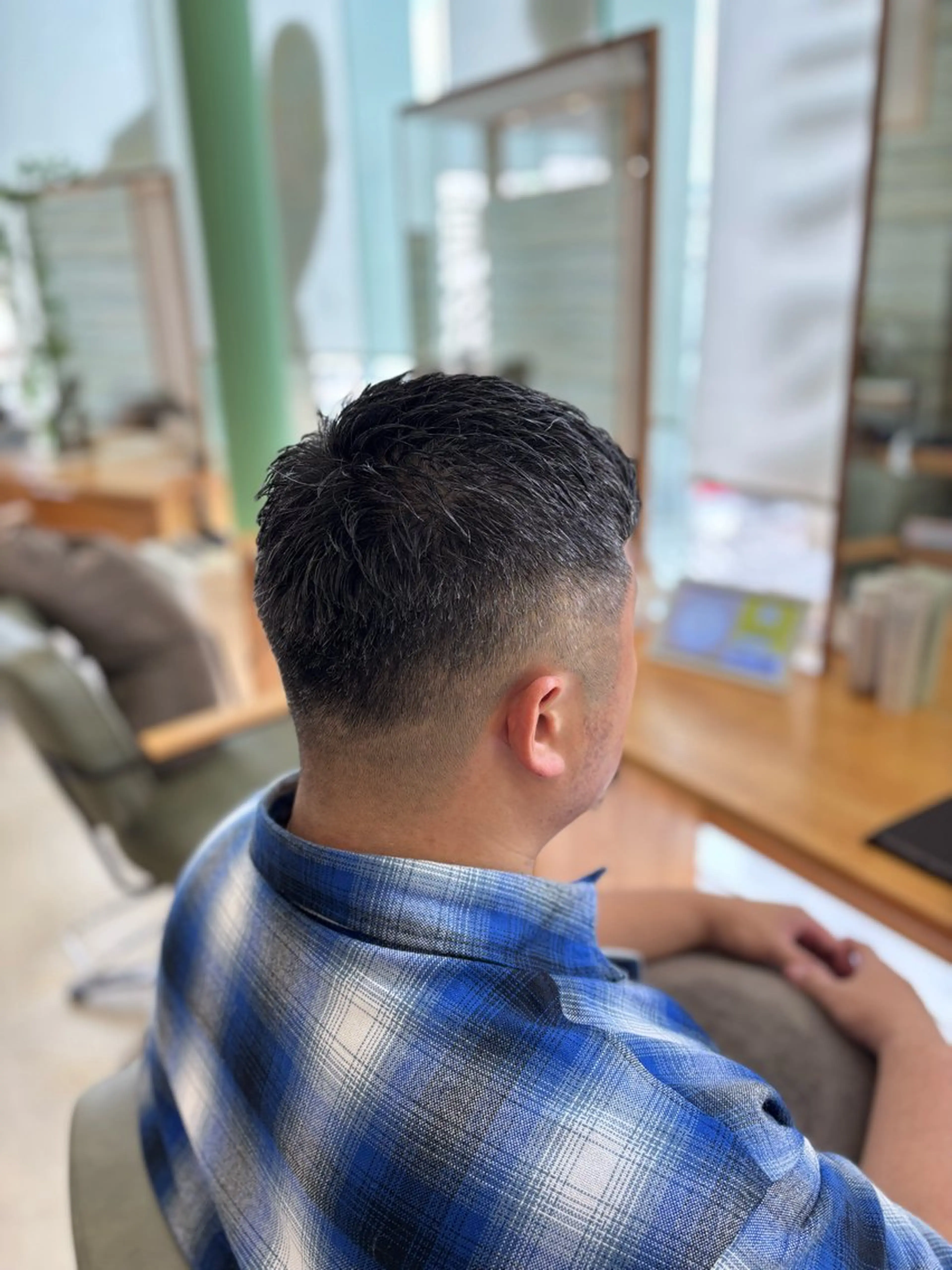 ショート メンズ 謝花 萌のヘアスタイル