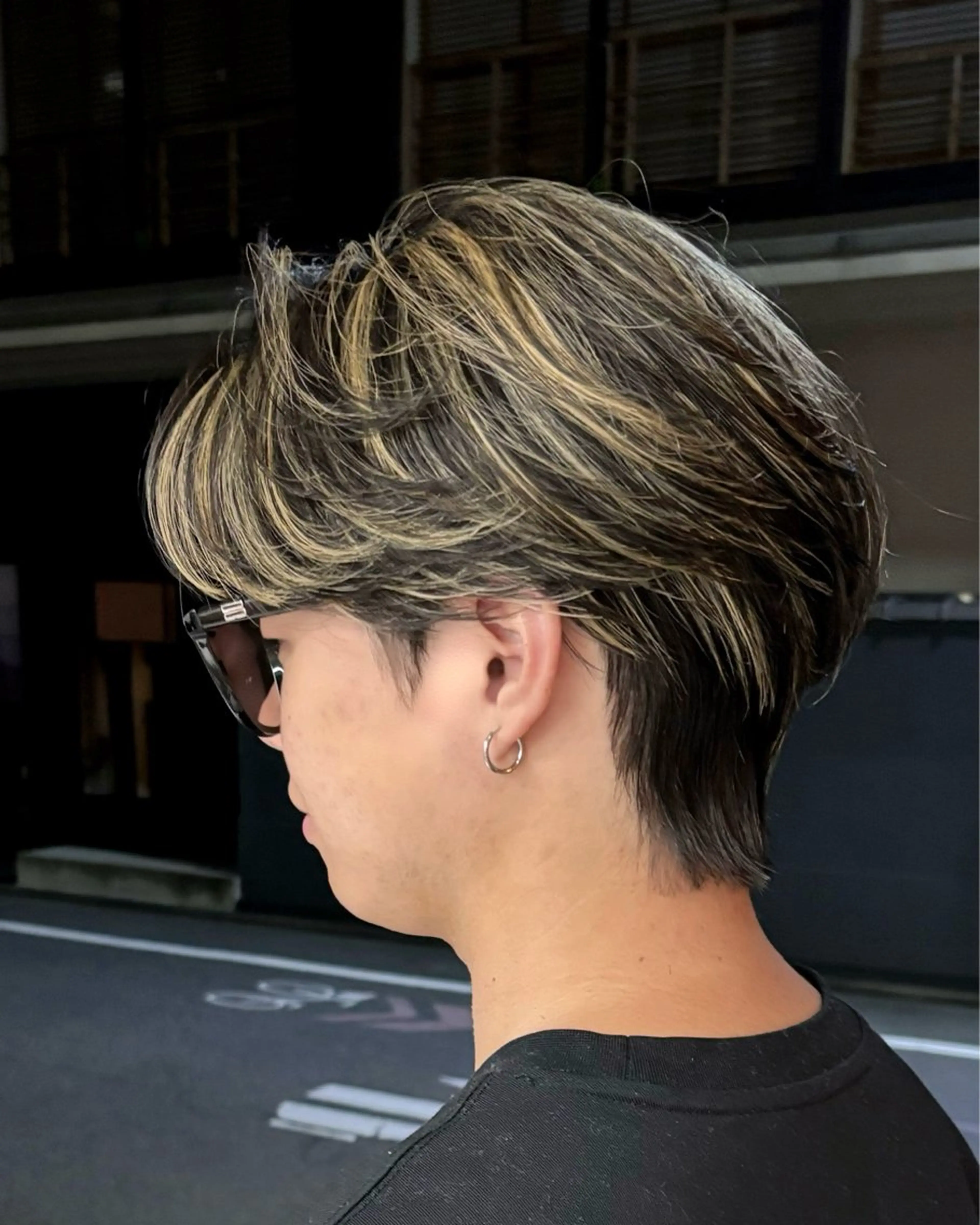 カラー メンズ センターパート ダウンパーマ メンズハイライト メンズメッシュ メンズパーマ カット ヘアカラー darts所属・マツダ レンのヘアスタイル