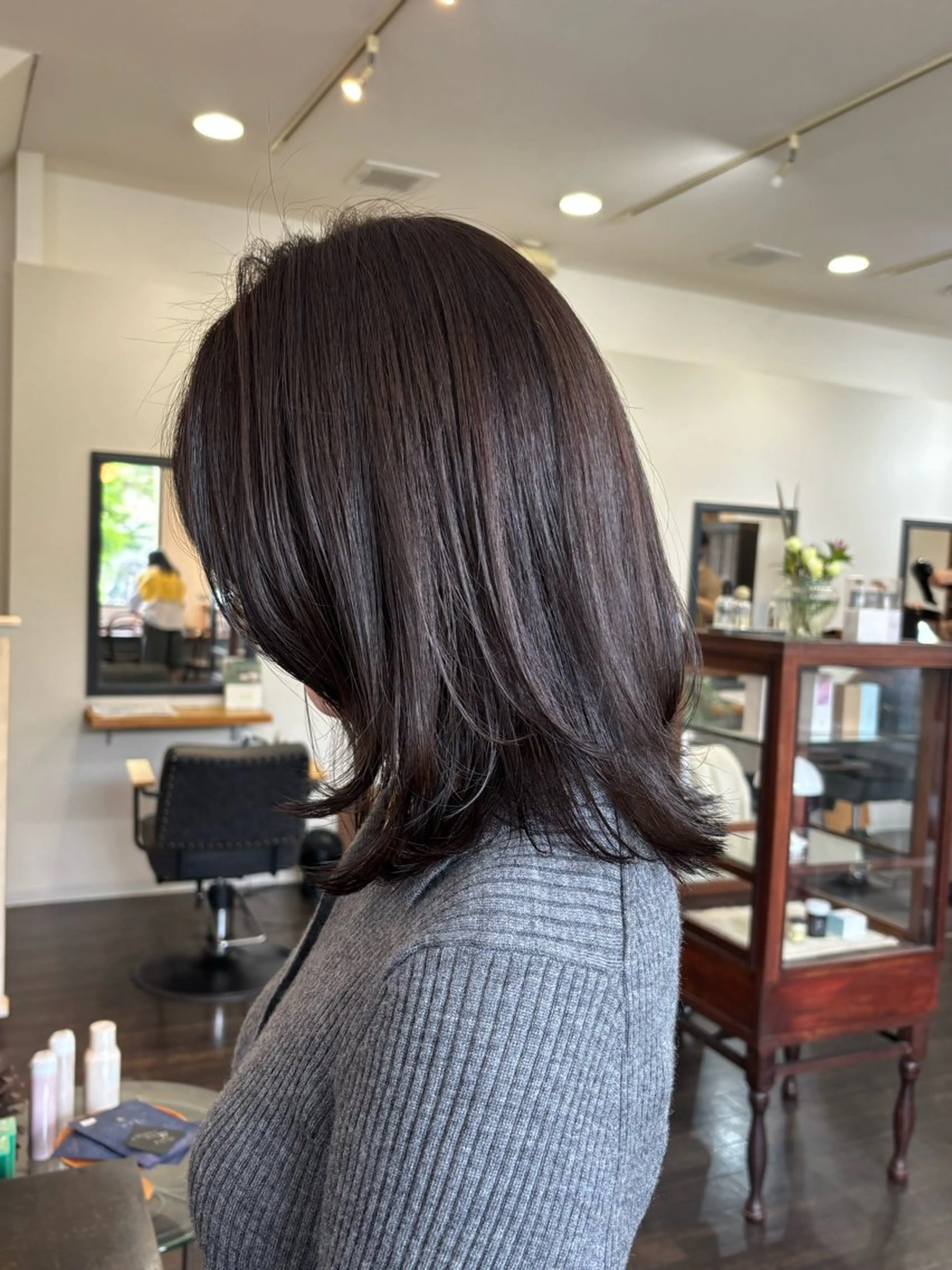 ミディアム カット ヘアカラー hair bulb所属・三國 栞音のヘアスタイル