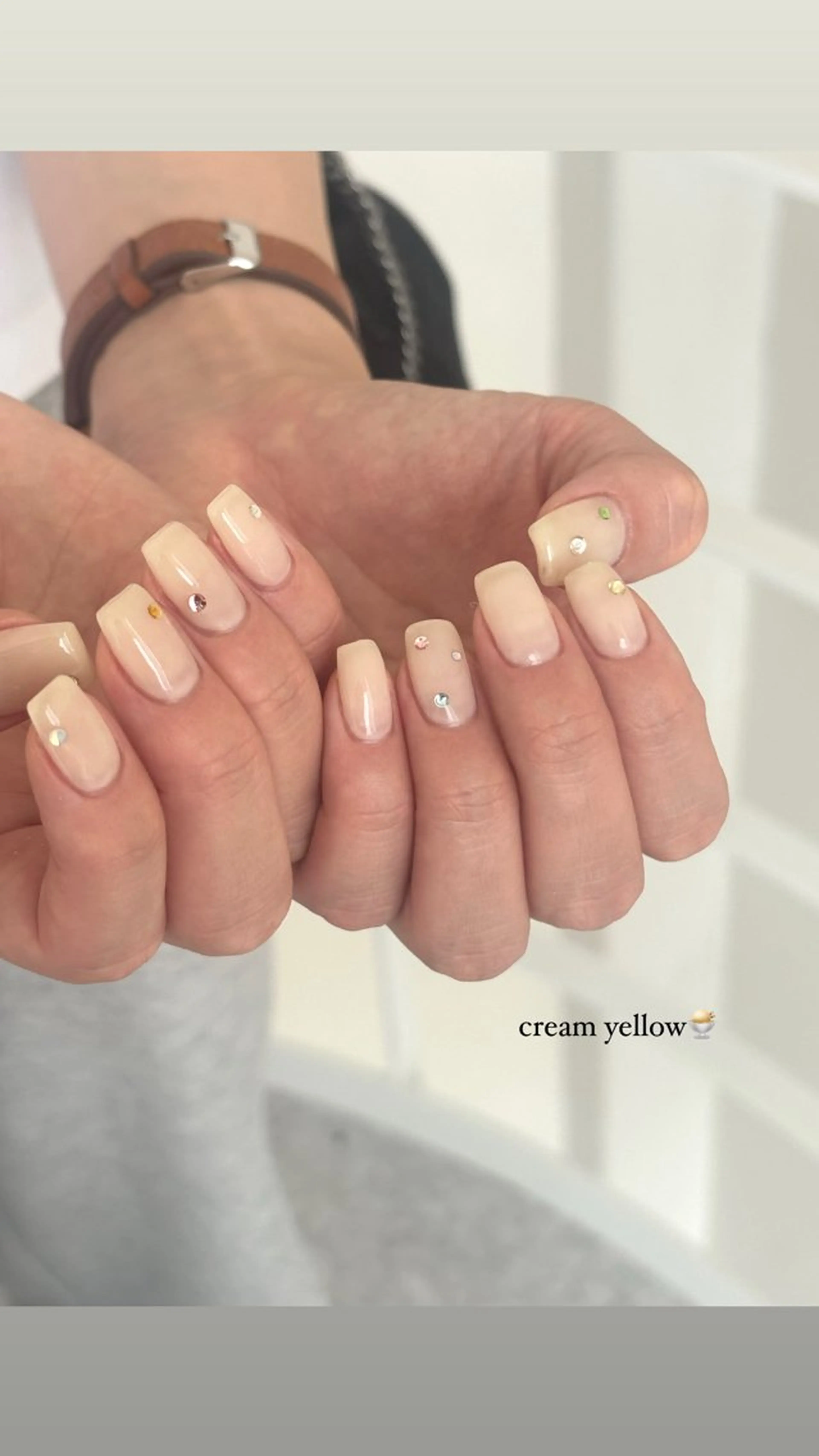 ネイル 黄色 Maede Kanaのネイルデザイン