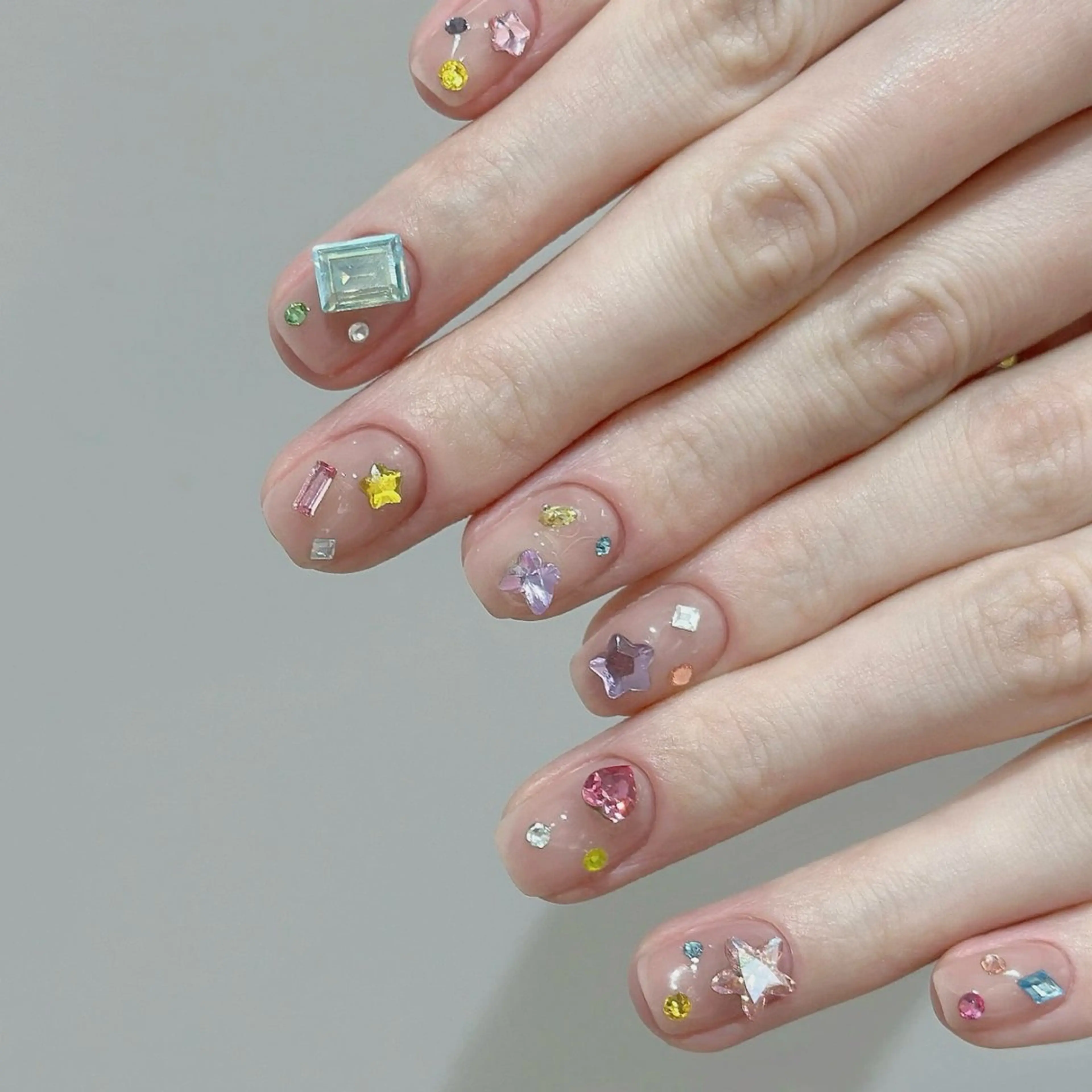 ネイル Nail salon Amoureuse ネイルサロン アムルーズ所属・ネイリスト ミクのネイルデザイン