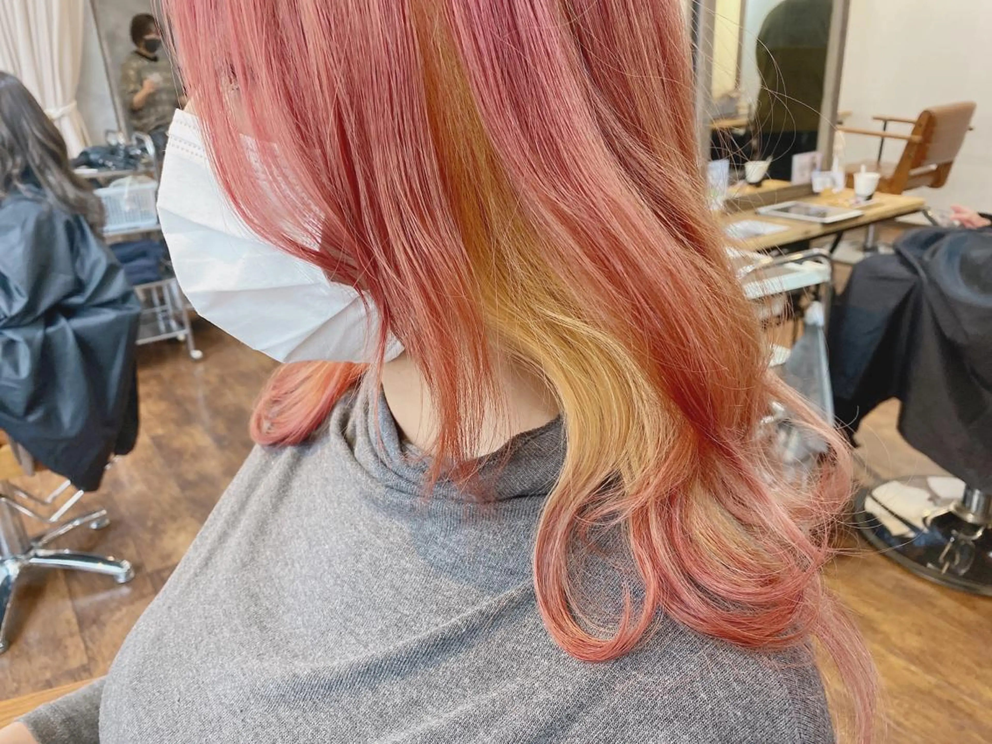 セミロング ヘアカラー トリートメント 「ヲタクに美容室は難しい。」所属・インナーカラー🦔 🐾KEISUKEのヘアスタイル