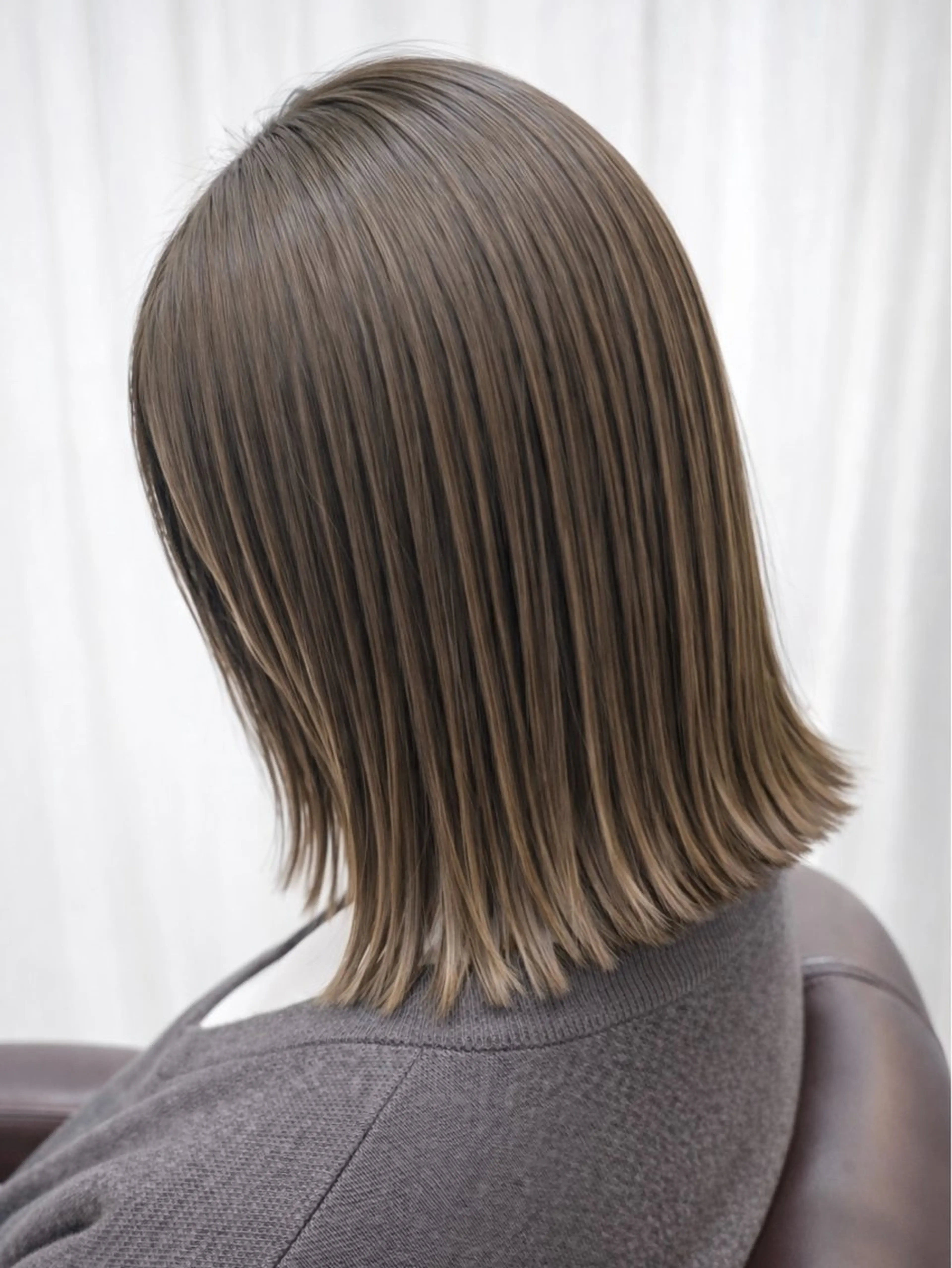 ミディアム カラー 切りっぱなしボブ アディクシーカラー ブリーチ ダブルカラー イヤリングカラー カット ヘアカラー トリートメント 中原由貴 /WILLOW京橋のヘアスタイル