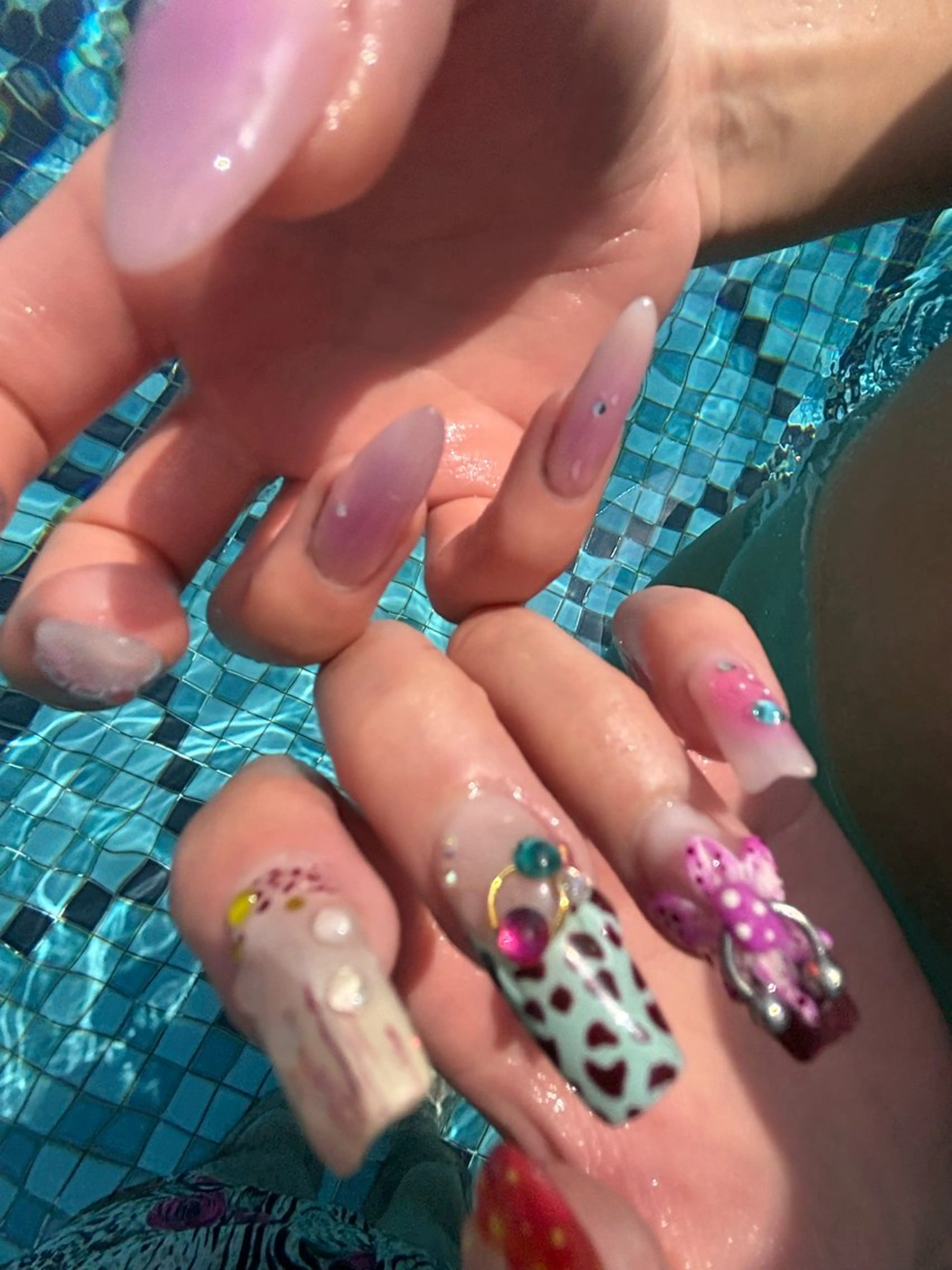 ネイル ハンドネイル 海外ネイル u4me🦄💜のネイルデザイン