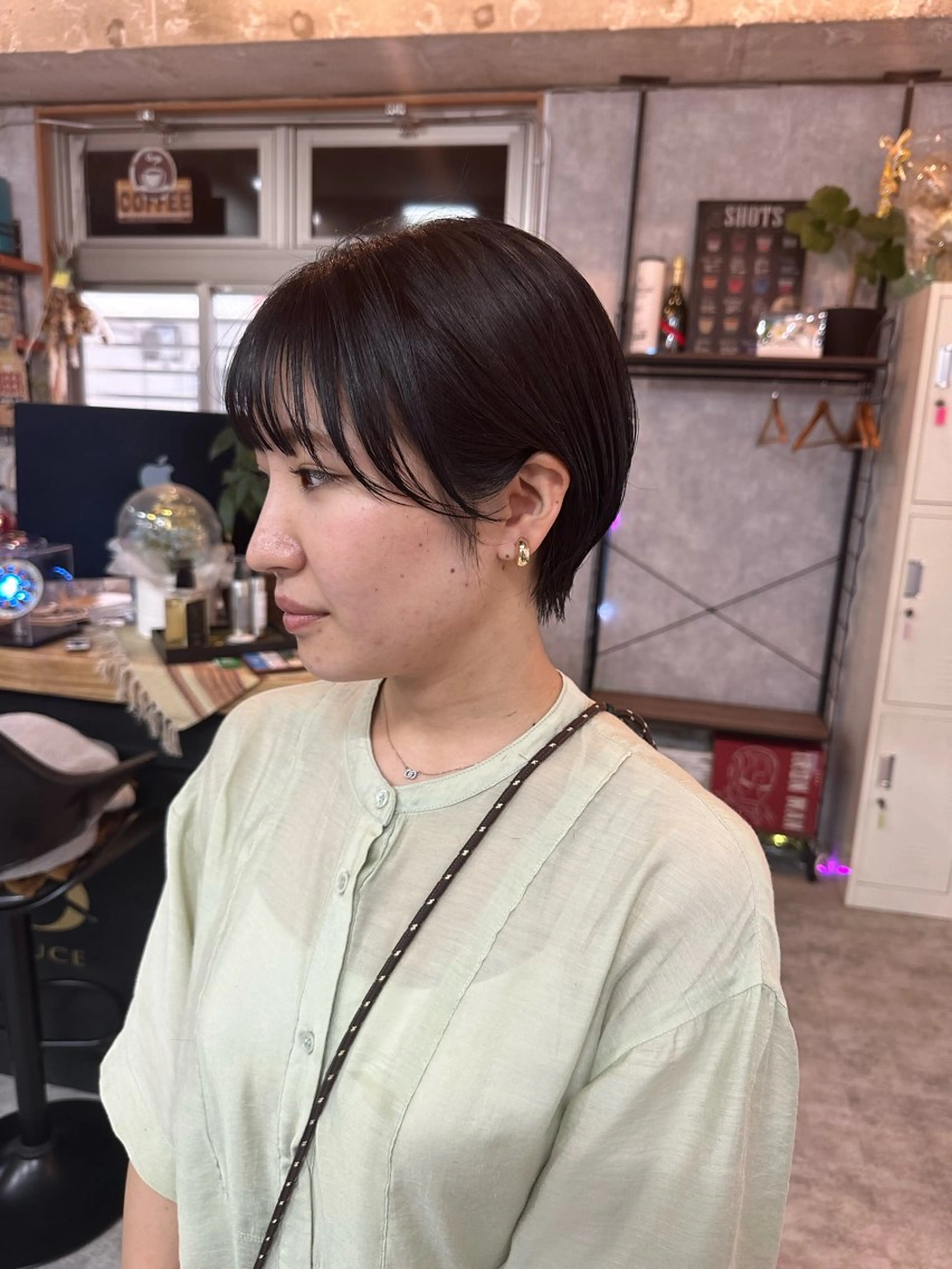 ショート 切りっぱなしボブ ショートボブ ハンサムショート 丸みショート ボブ カット ヘアカラー トリートメント モテ髪/ボブ/ショー ト/アダチフウトのヘアスタイル