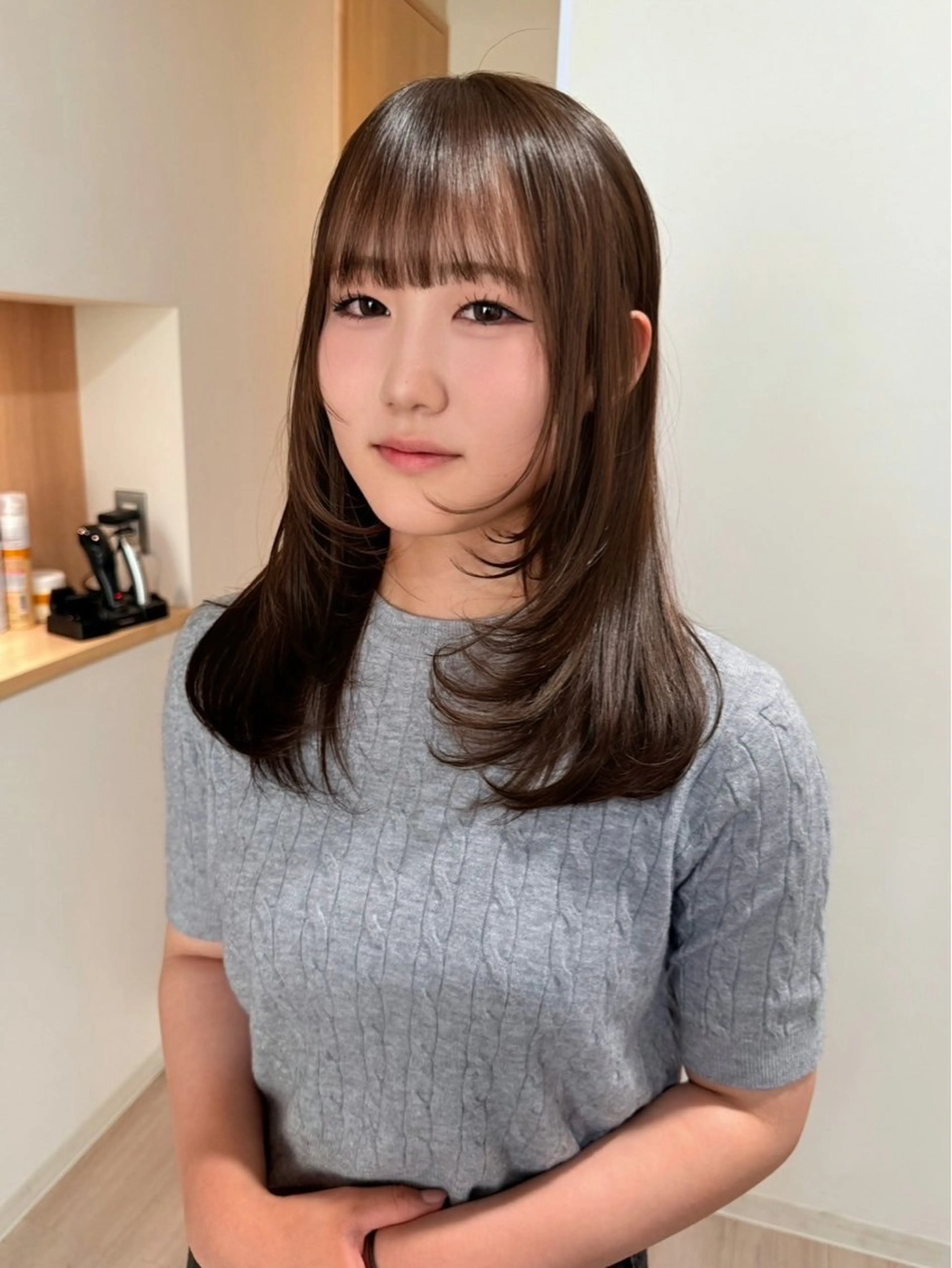 セミロング カラー imota mikuのヘアスタイル