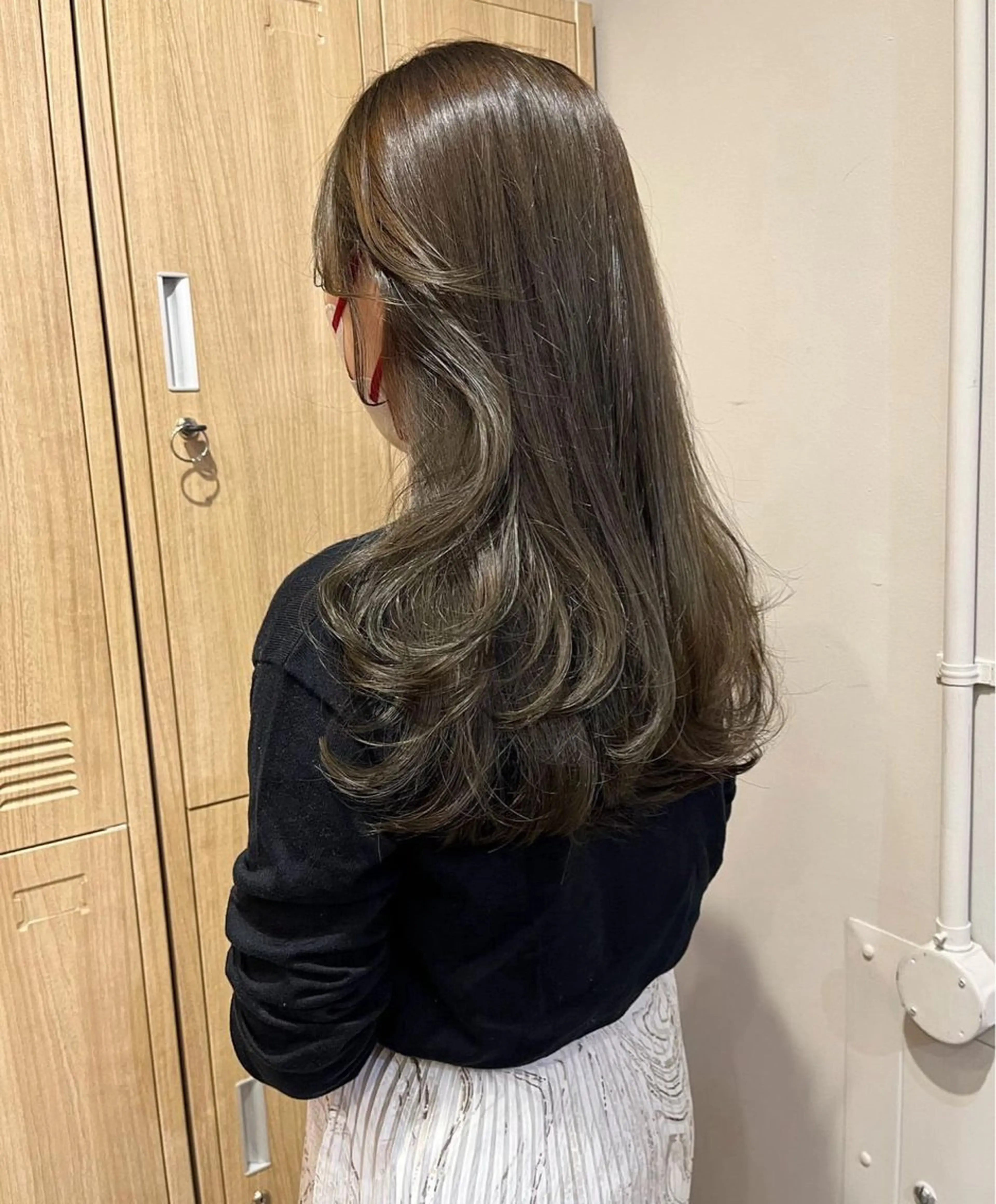 【透明感たっぷり】オリーブベージュカラー🫒の写真