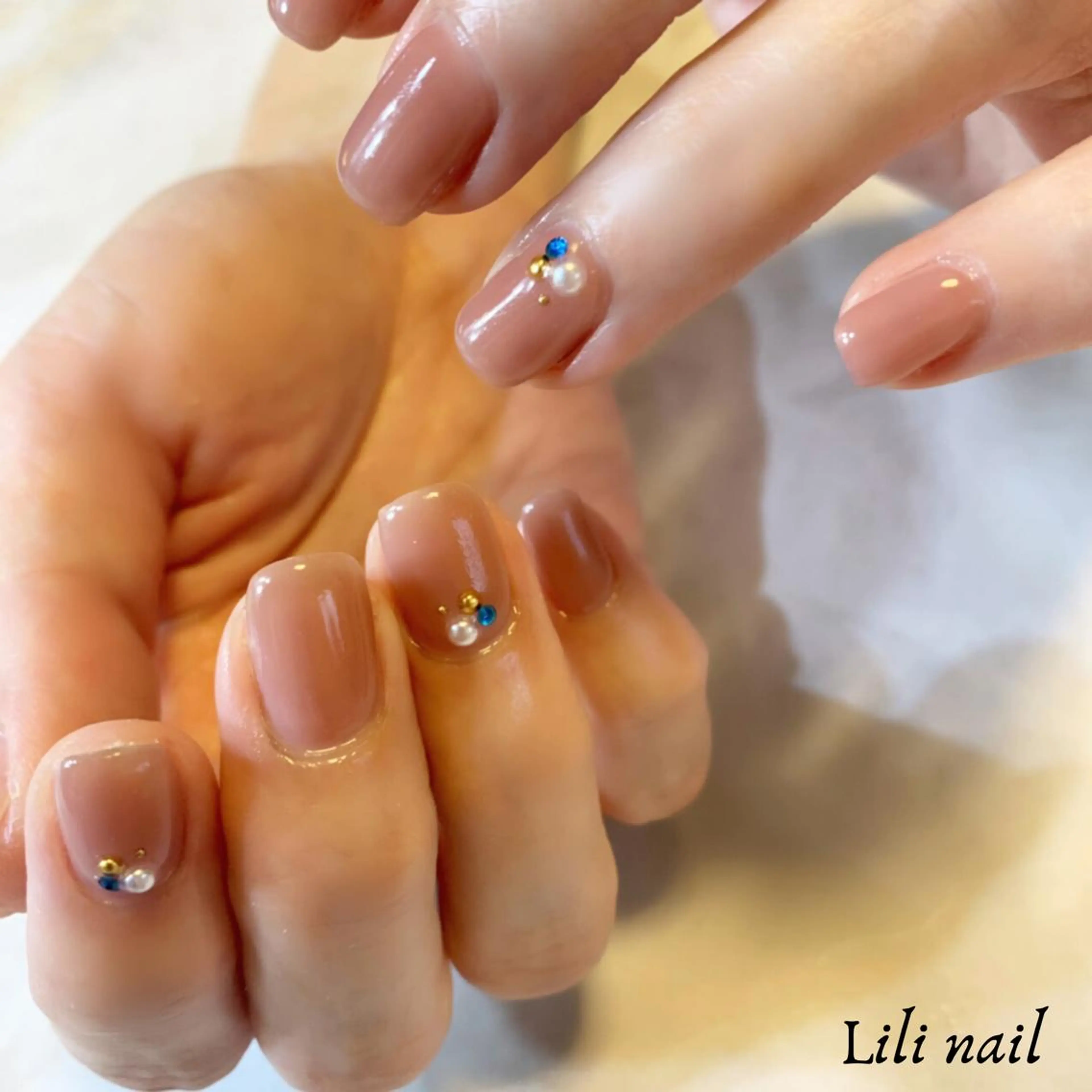 ネイル オフィスネイル Lili beauty salon所属・Lilibeauty salonのネイルデザイン