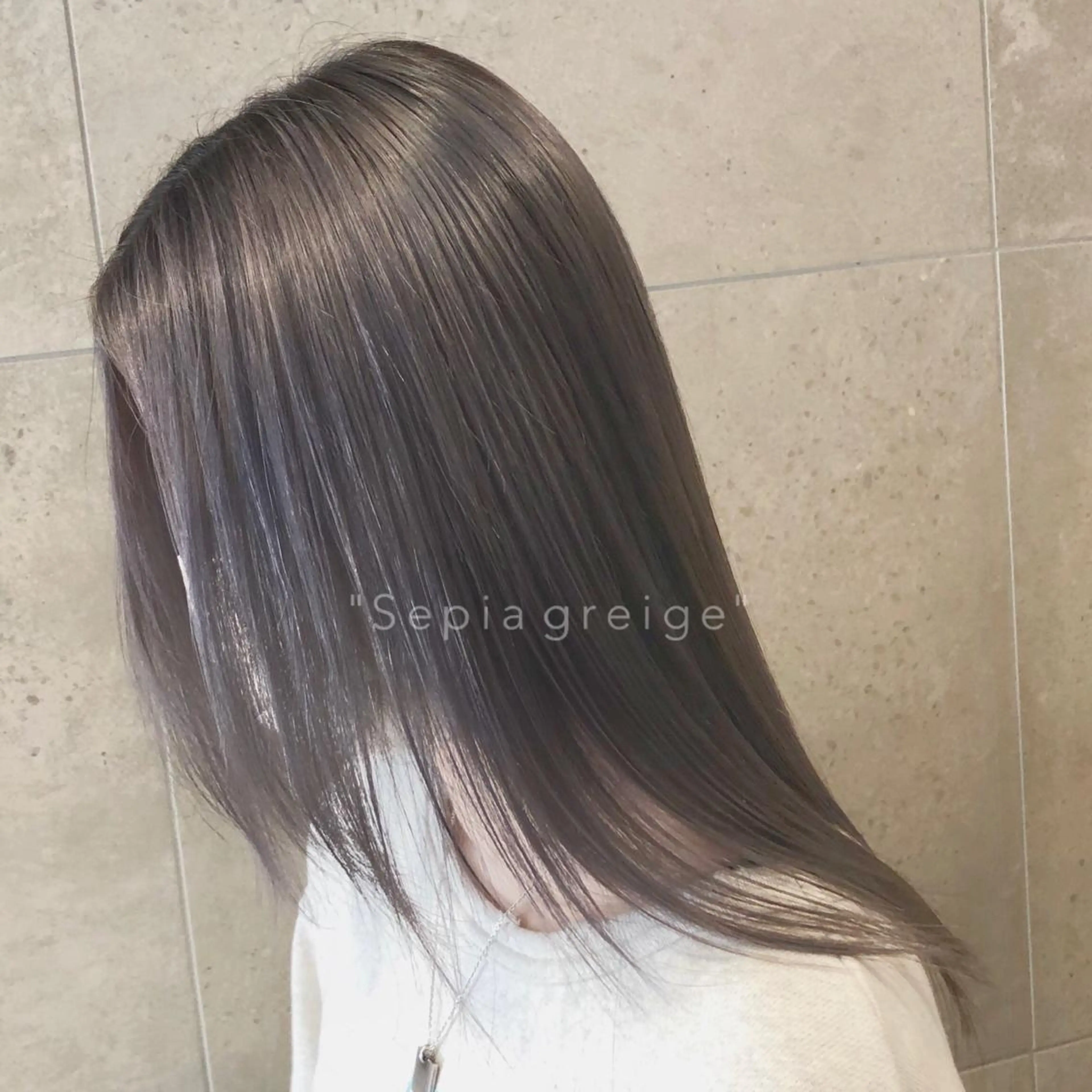 ロング カラー ブリーチ グレージュ シルバー カット ヘアカラー トリートメント ヤマナカユウ 🕊️小顔レイヤーのヘアスタイル