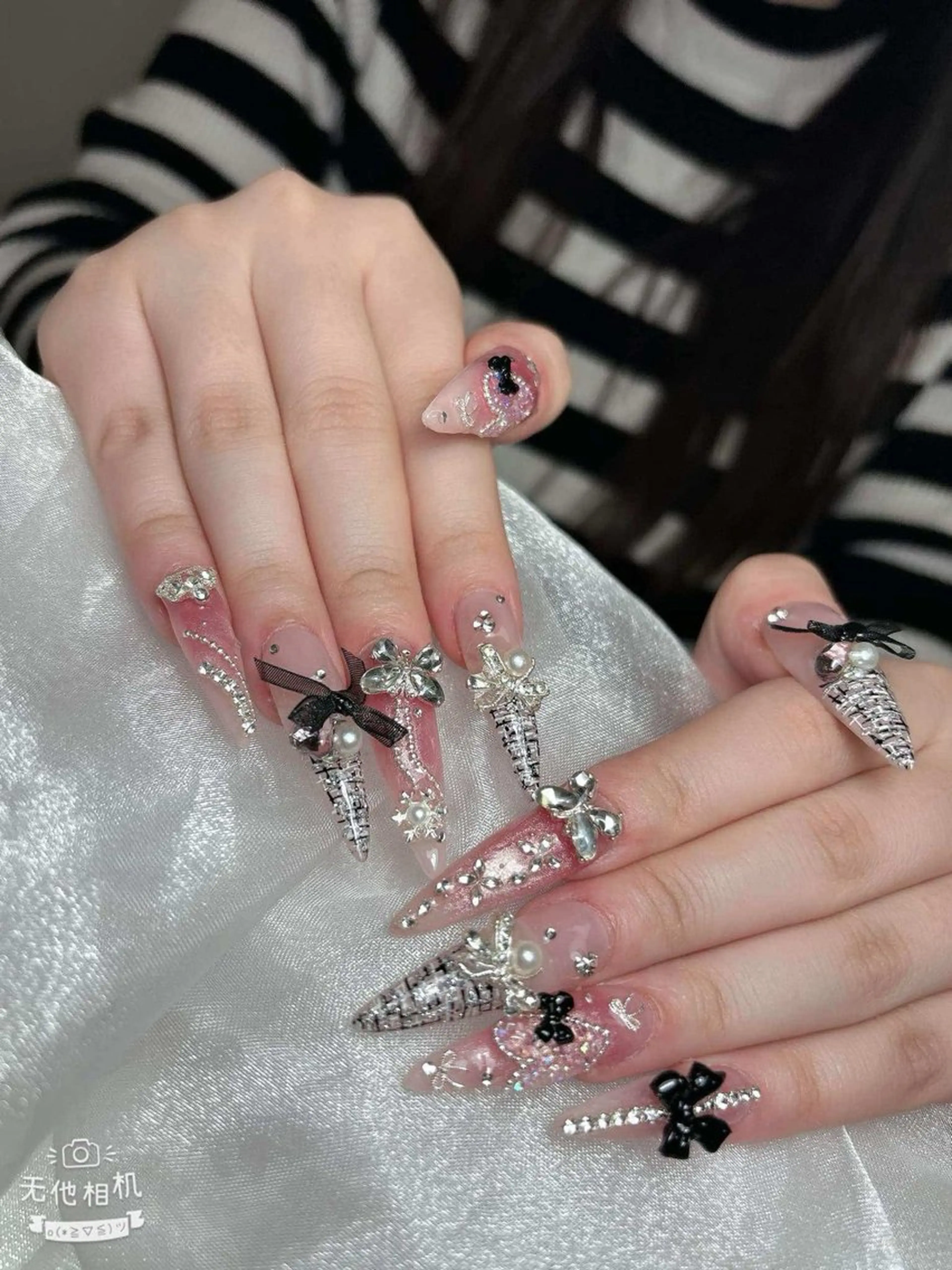 ネイル フレンチネイル ジェルネイル ガラスフレンチ ハロウィン ハート ハンドネイル H.baby Nail Salonのネイルデザイン