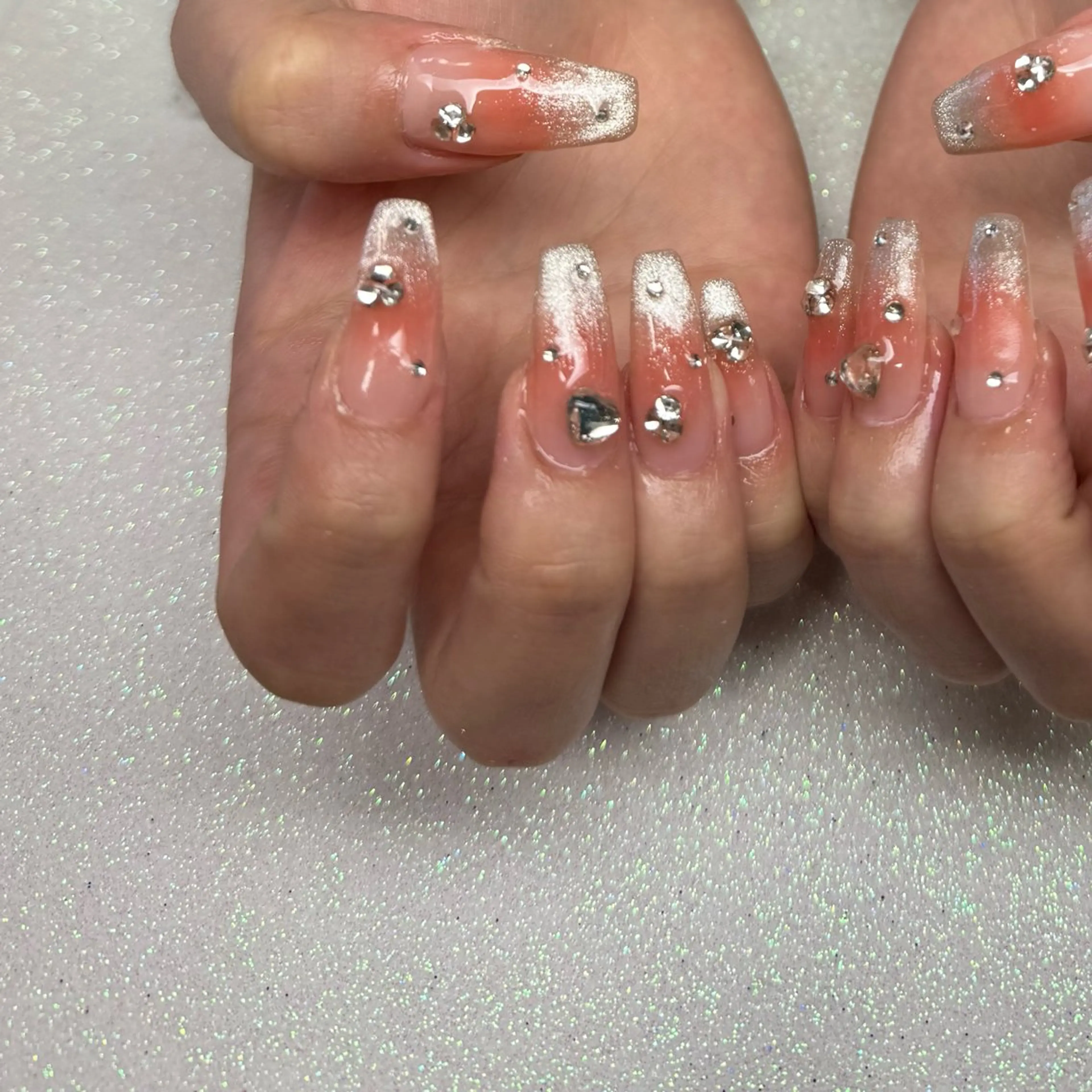 ネイル ハンドネイル VIERU 🌈🎀💖のネイルデザイン