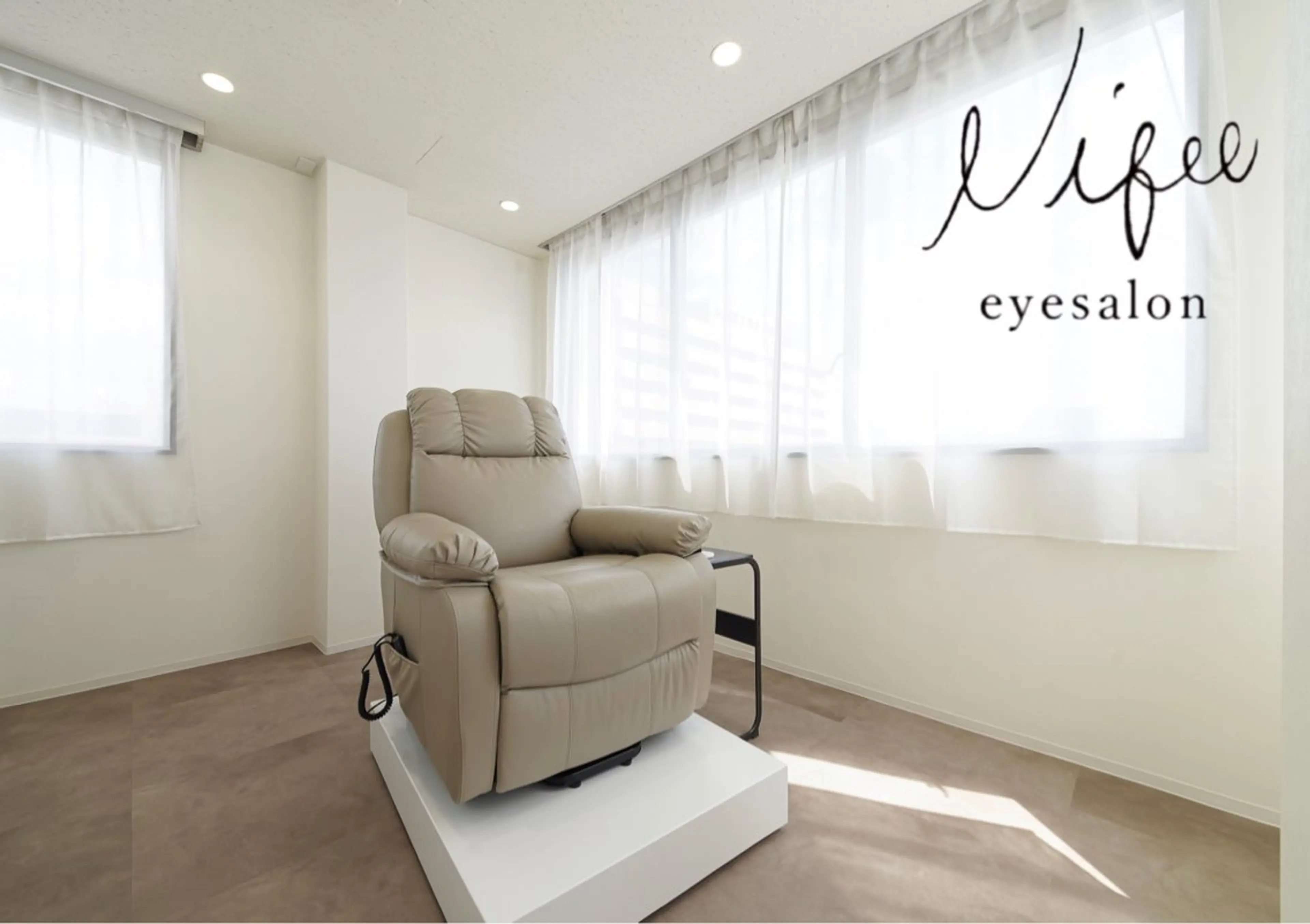 アイブロウ eyesalonＮifee所属・eyesalon Nifeeのマツエク・マツパデザイン