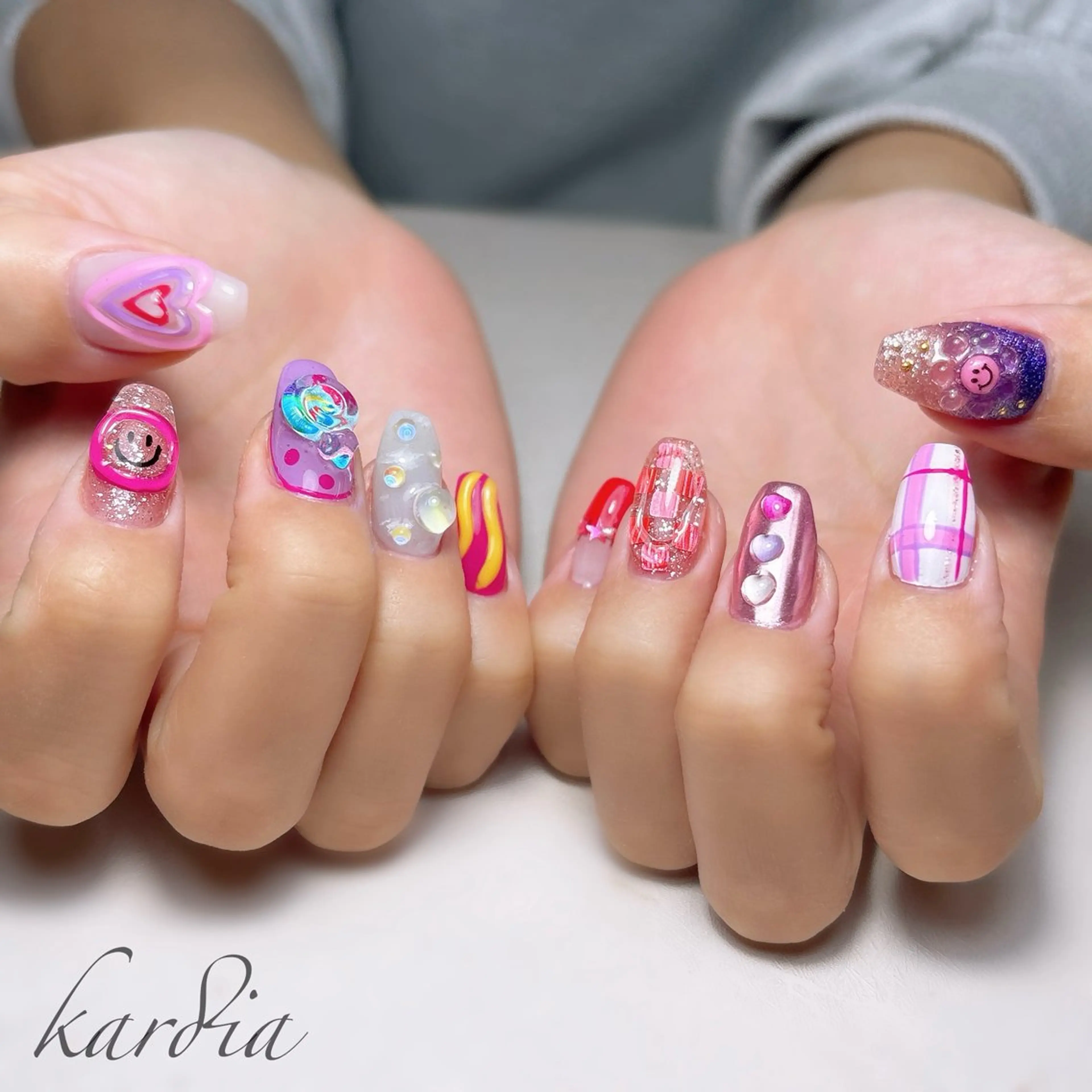 ネイル ハンドネイル καρδιά -ｶﾙﾃﾞｨｱ-のネイルデザイン