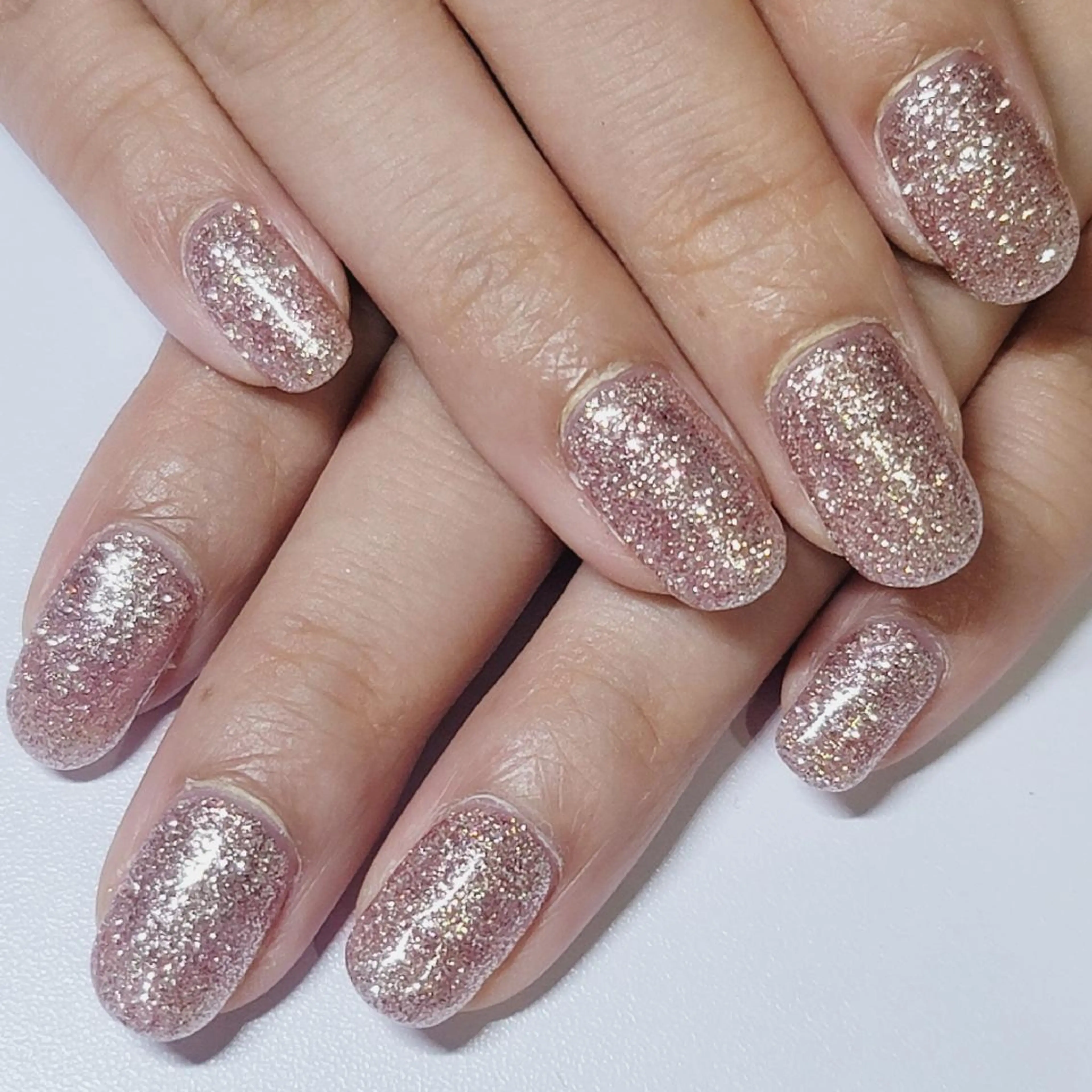 ネイル キラキラネイル ラメ(グリッター) オフィスネイル ワンカラーネイル ピンク ハンドネイル よしだ ひろきのネイルデザイン