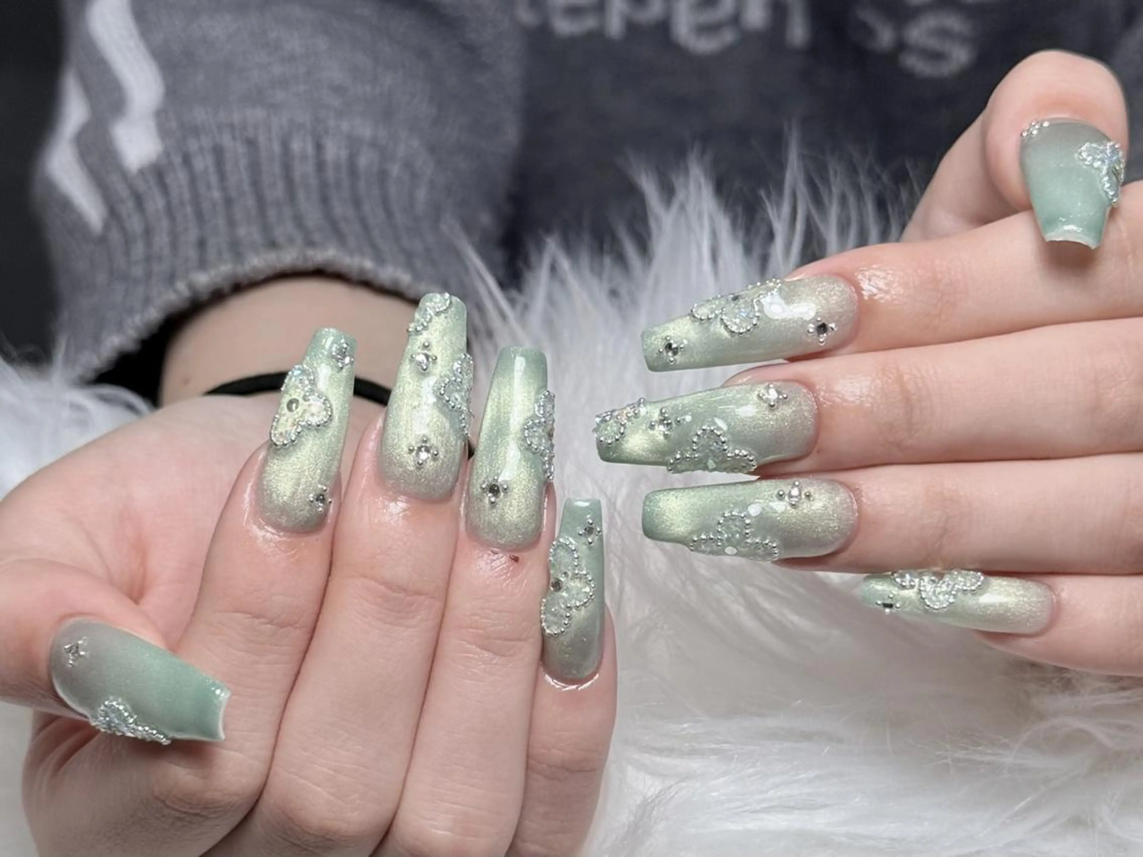 ネイル 長さ出し グラデーション 卒業式 キラキラネイル マグネットネイル Xuka Belle Nailのネイルデザイン