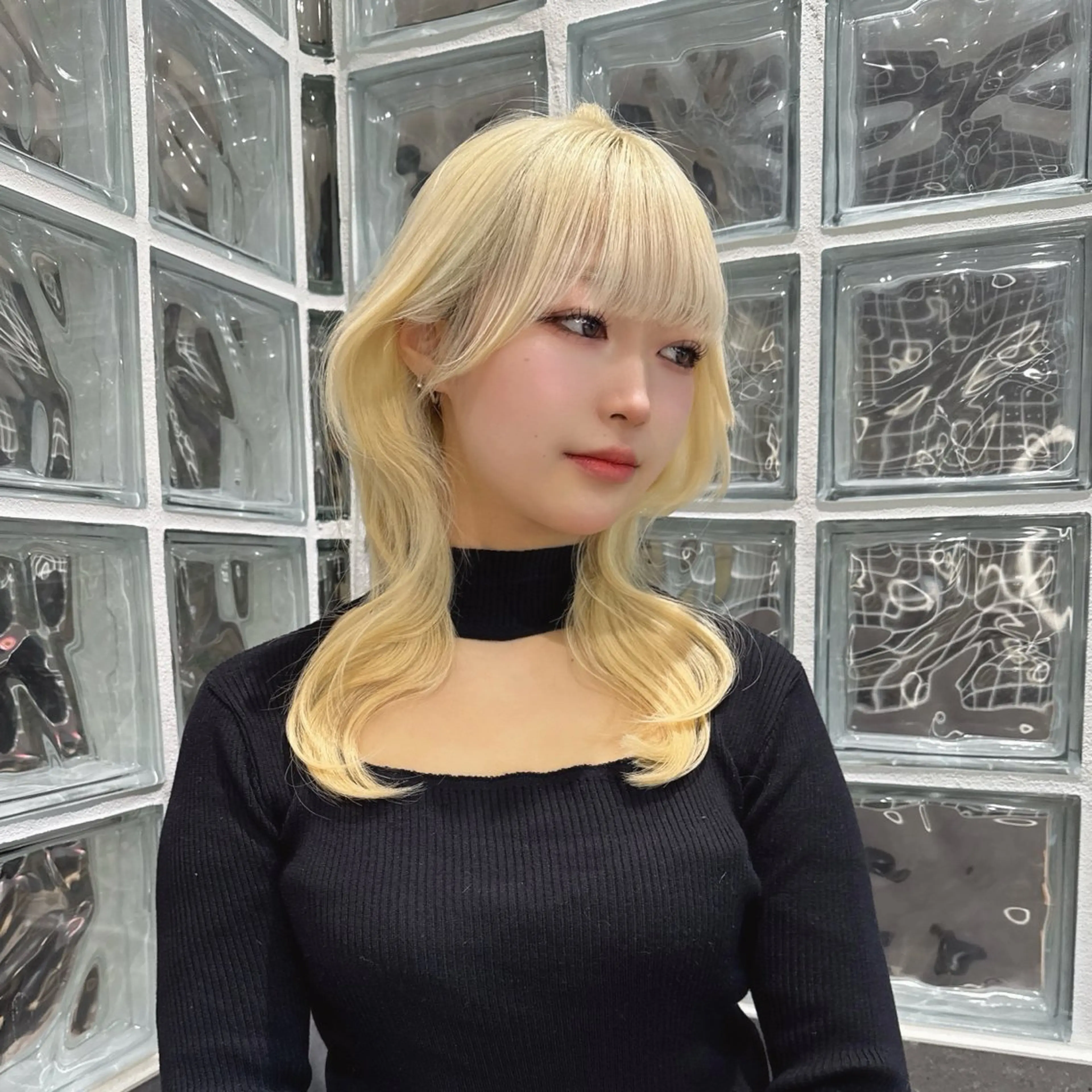 セミロング カラー Ma cherie by Lond所属・ハイトーン/ ブリーチAikaのヘアスタイル