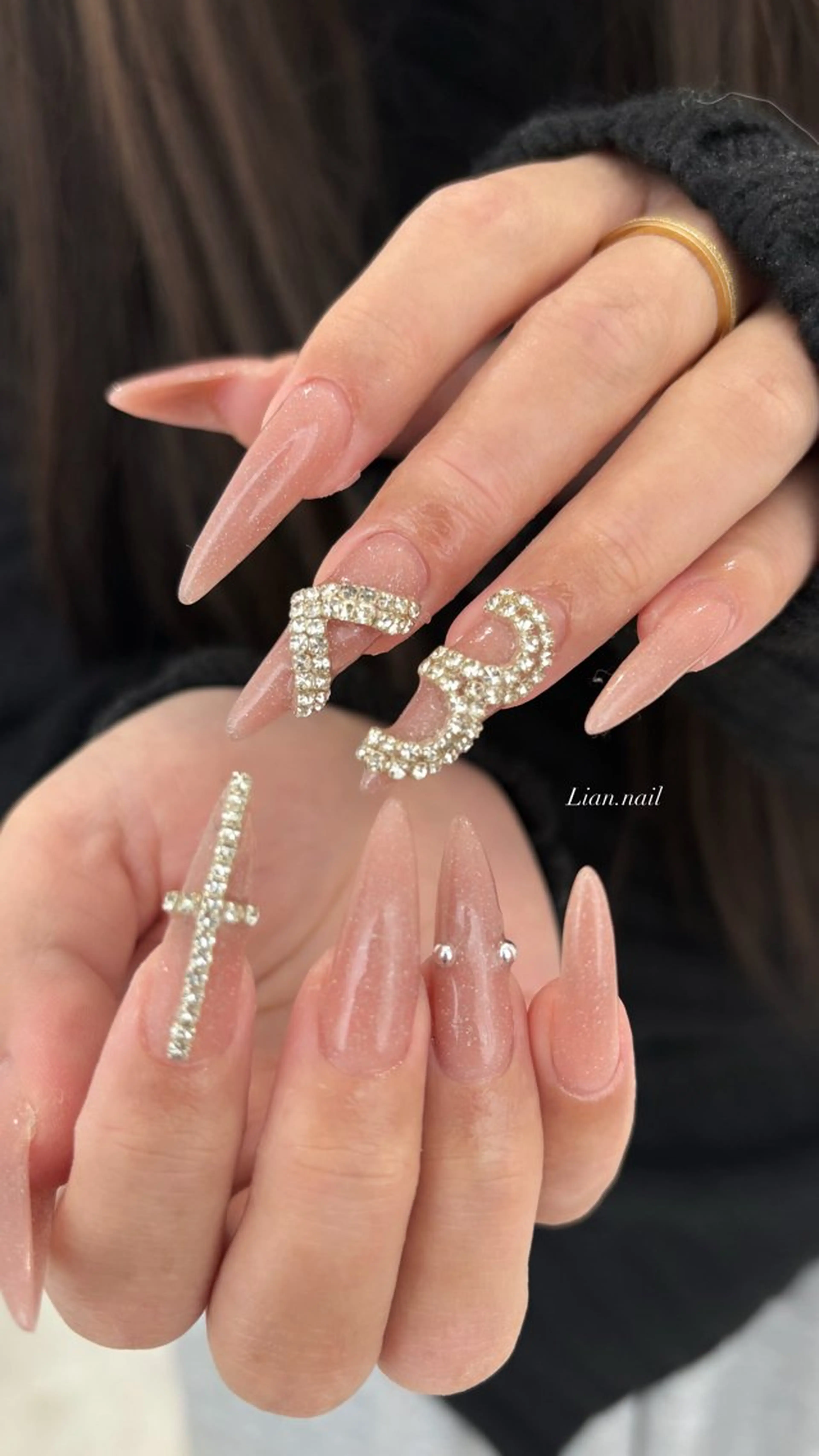 ロング ハンドネイル Lian nailのネイルデザイン