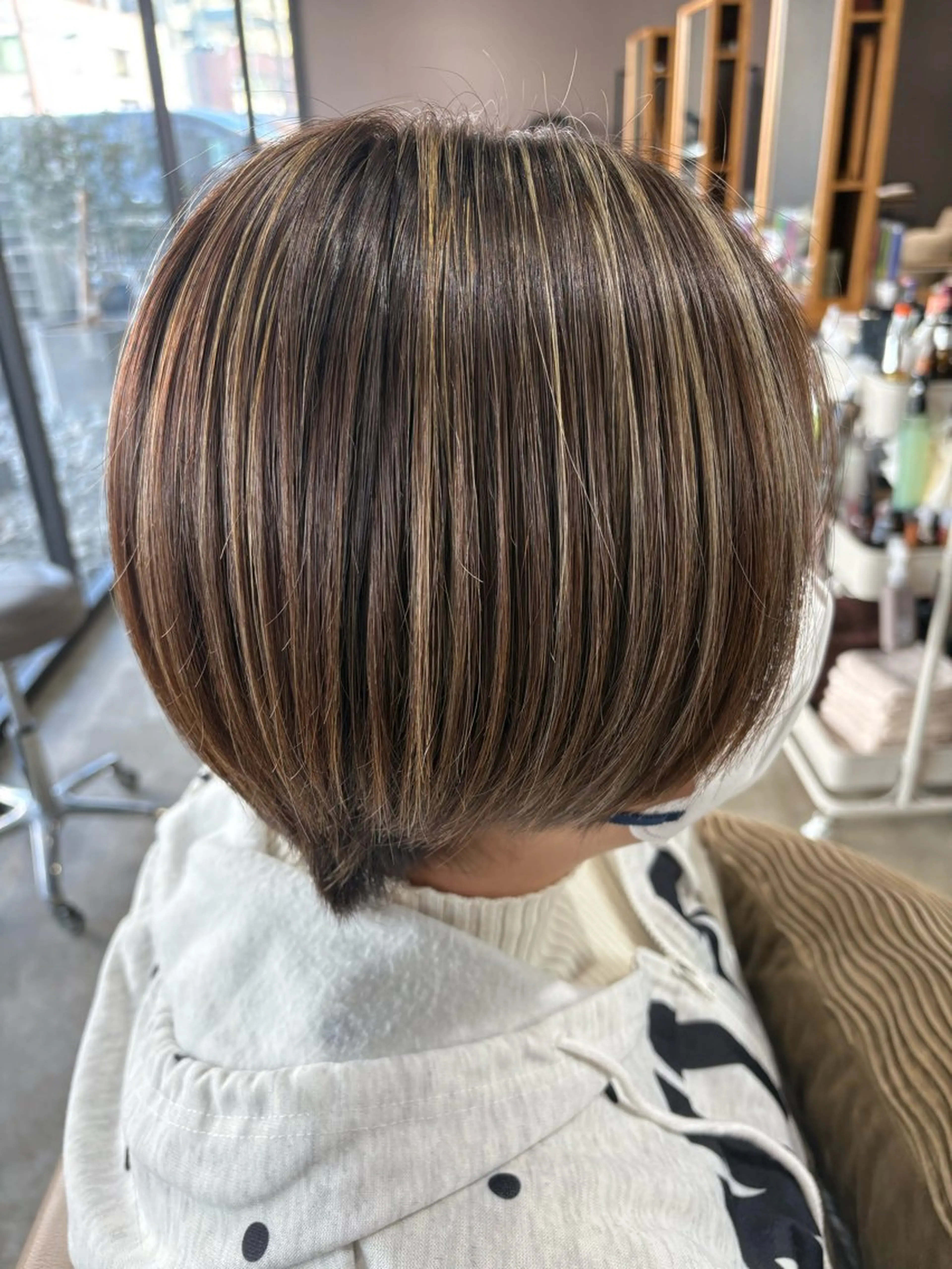 ショート ハイライト ブローチェ マカナ所属・三瓶 眞実子のヘアスタイル