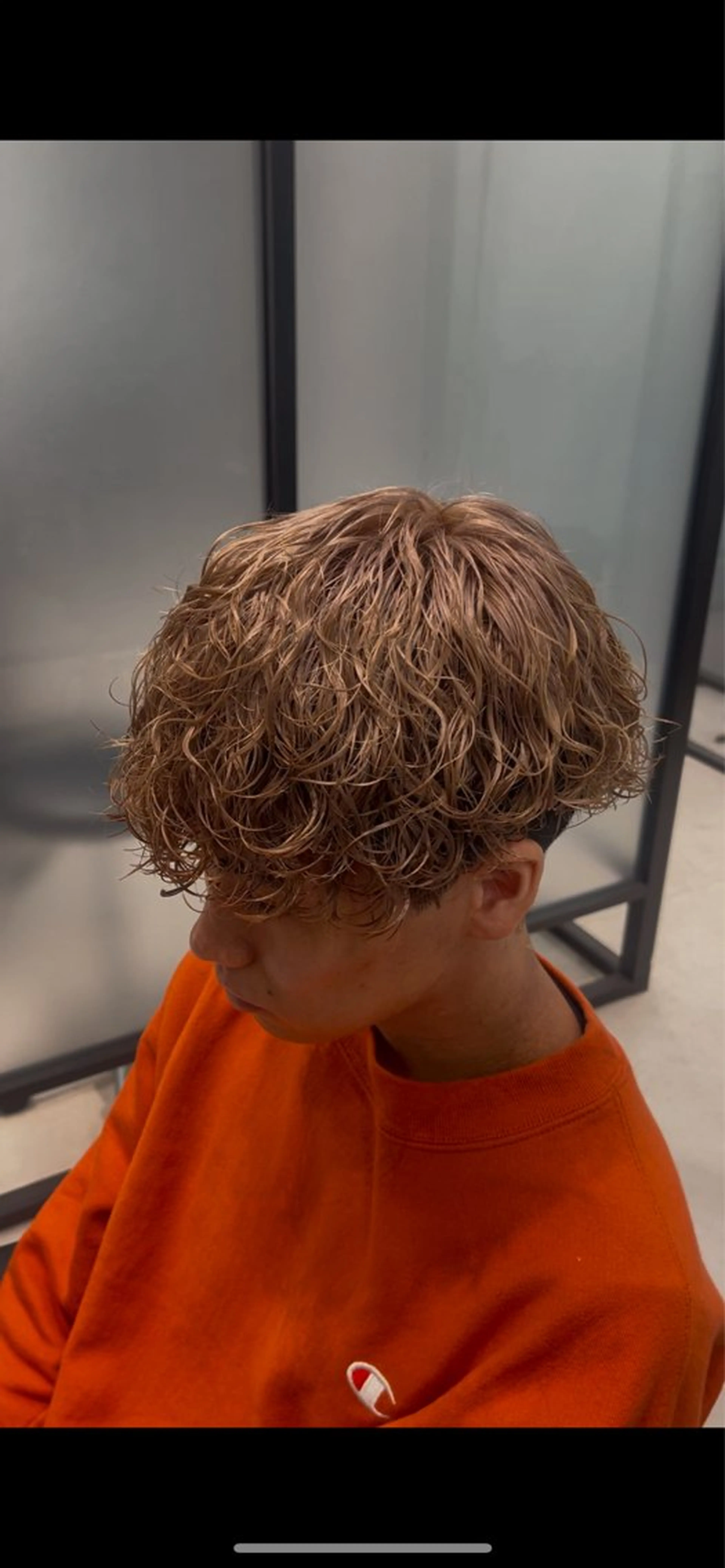 ミディアム カラー パーマ メンズ ミディアムパーマ メンズパーマ ダブルカラー カット ヘアカラー パーマ 心斎橋/メンズパーマ ブリーチ/ハイトーンのヘアスタイル