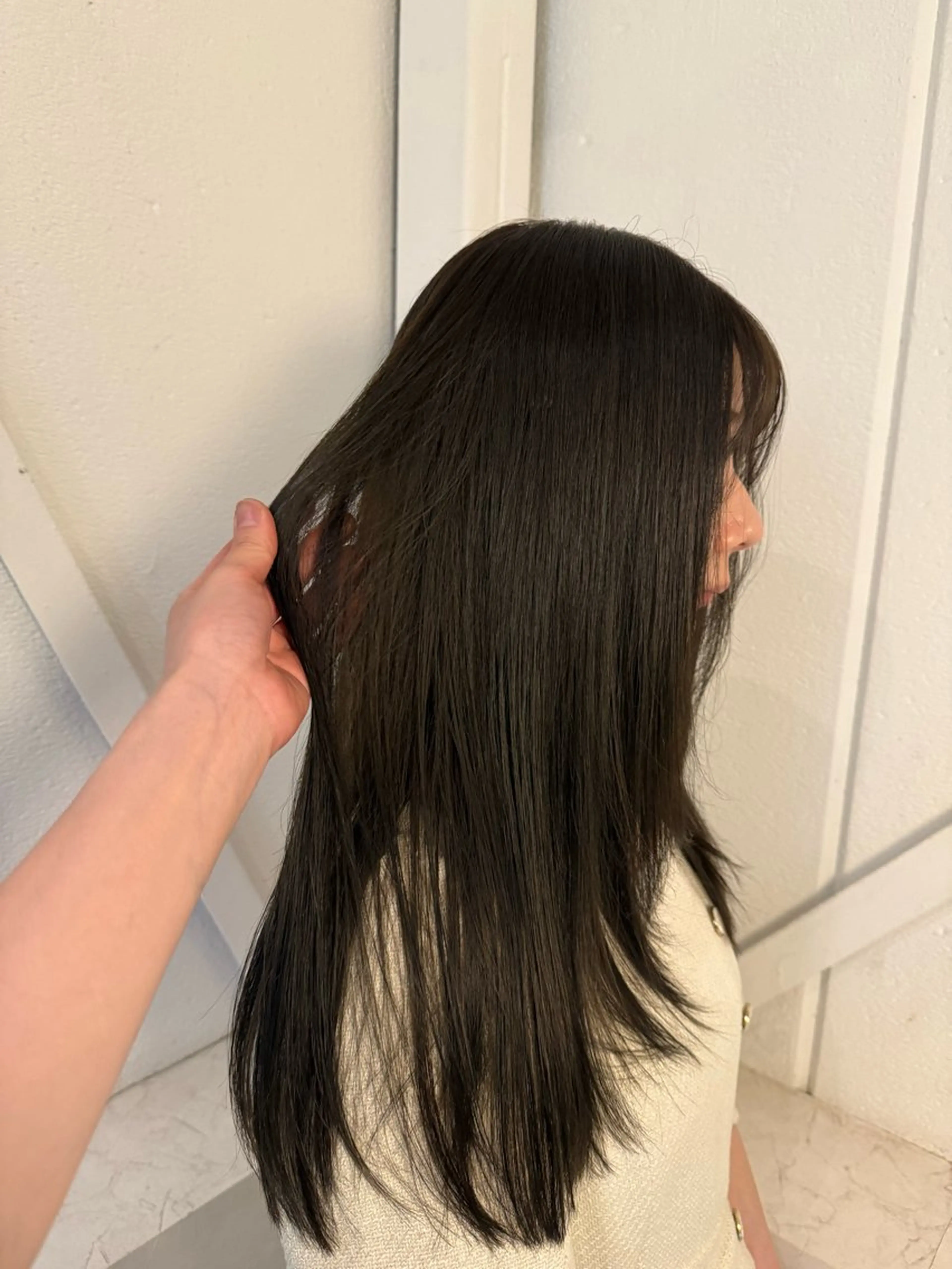 ロング カラー 透明感カラー イルミナカラー オリーブカラー iso chihiroのヘアスタイル