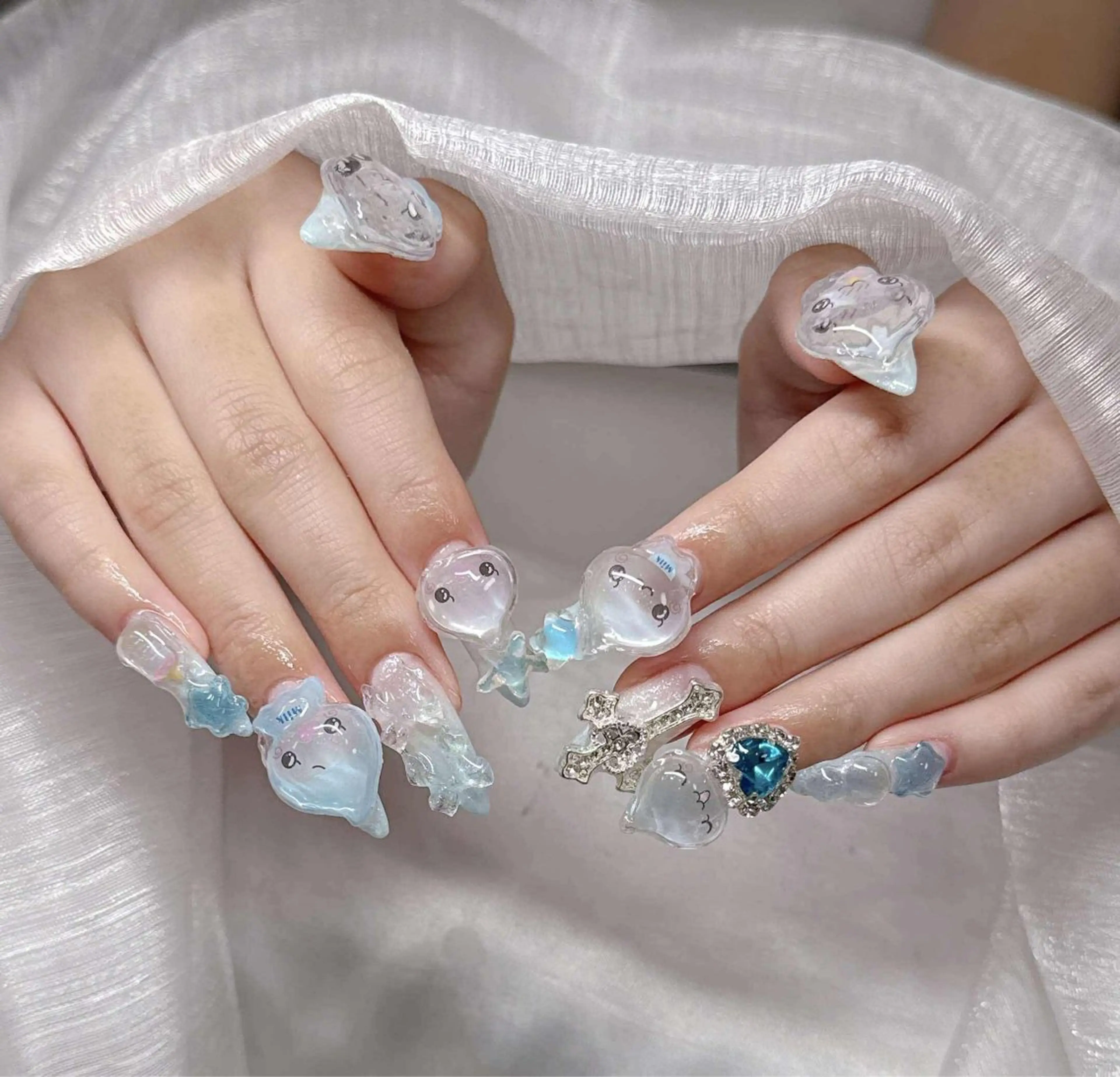 ネイル ハンドネイル Lee Nailsのネイルデザイン