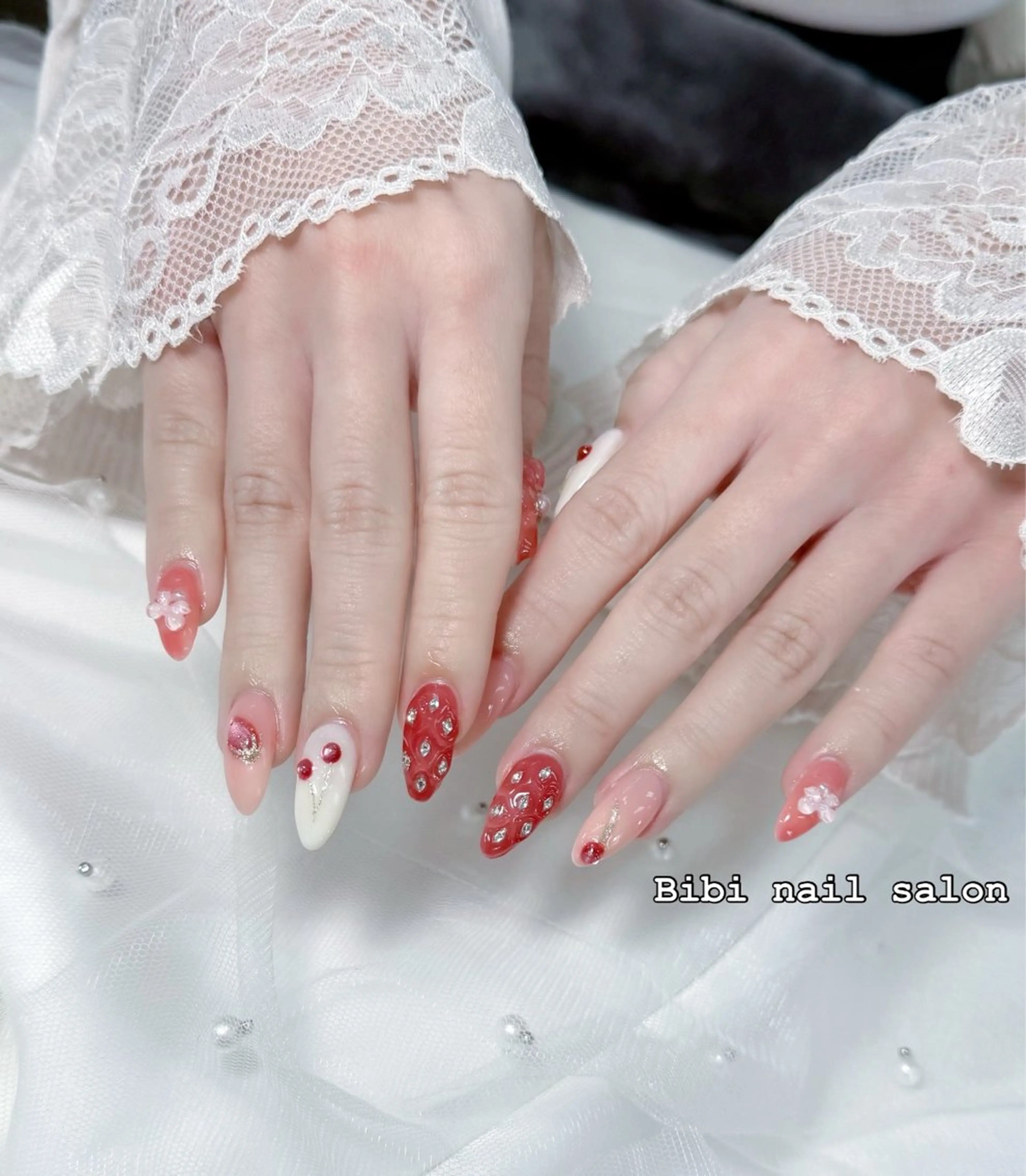 セミロング 韓国風ヘア ハンドネイル Bibi beauty spa Osaka所属・Bibi nail Osakaのネイルデザイン