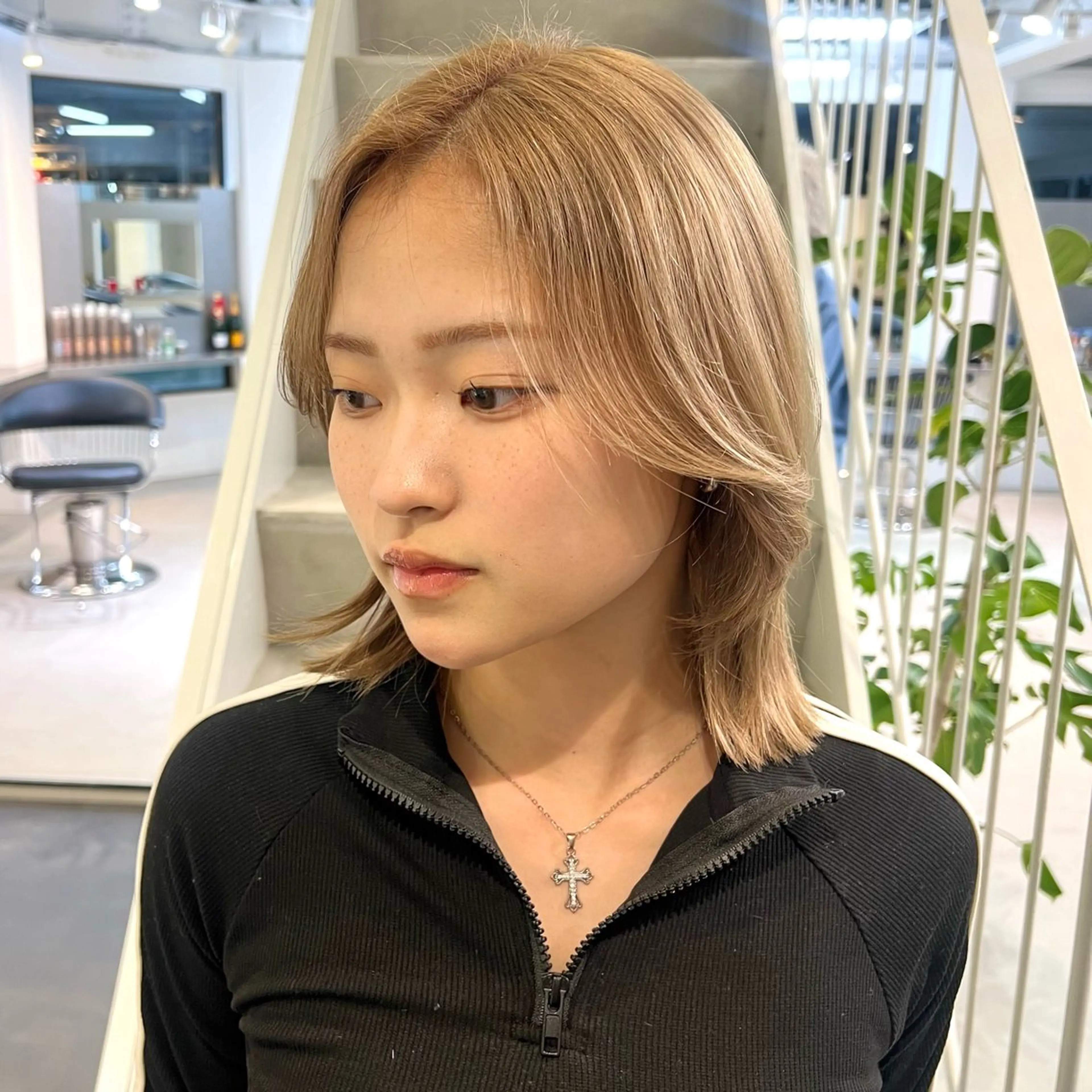 ミディアム カラー ベージュカラー ブリーチ ヘアカラー Ami ブリーチ/ハイトーンのヘアスタイル