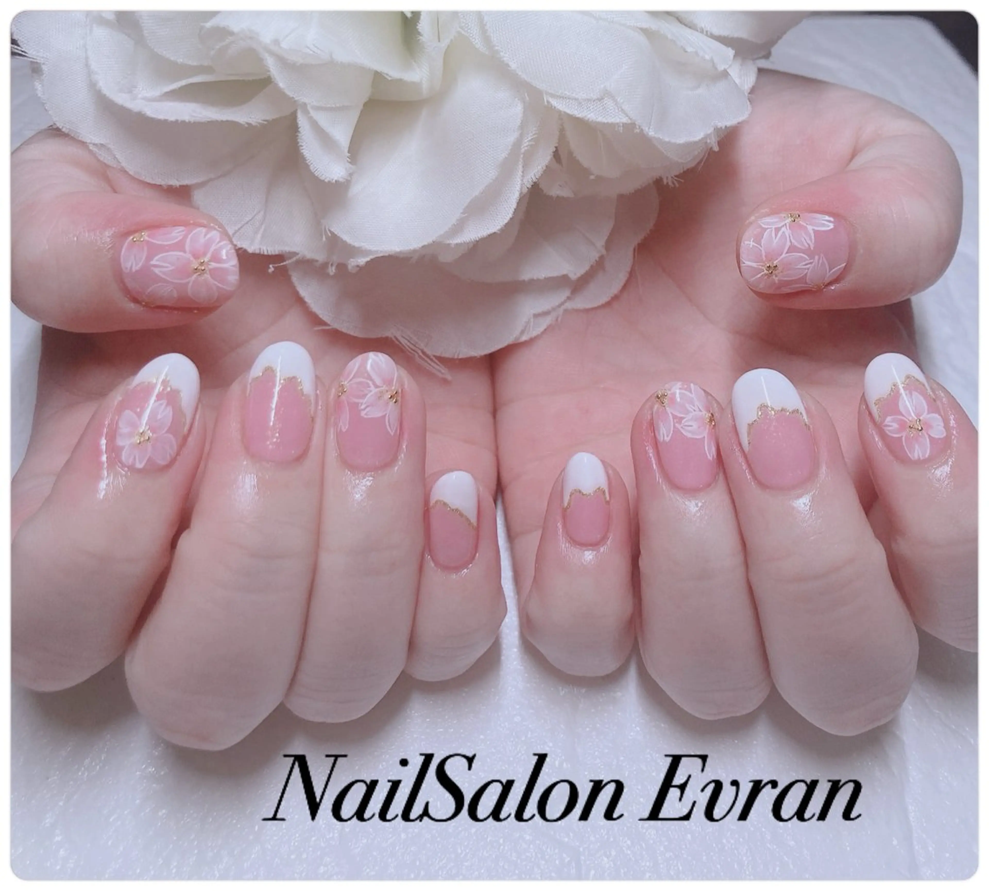 ネイル アートネイル フレンチネイル マグネットネイル 持ち込み ニュアンスネイル ハンドネイル Nail salon Evranのネイルデザイン