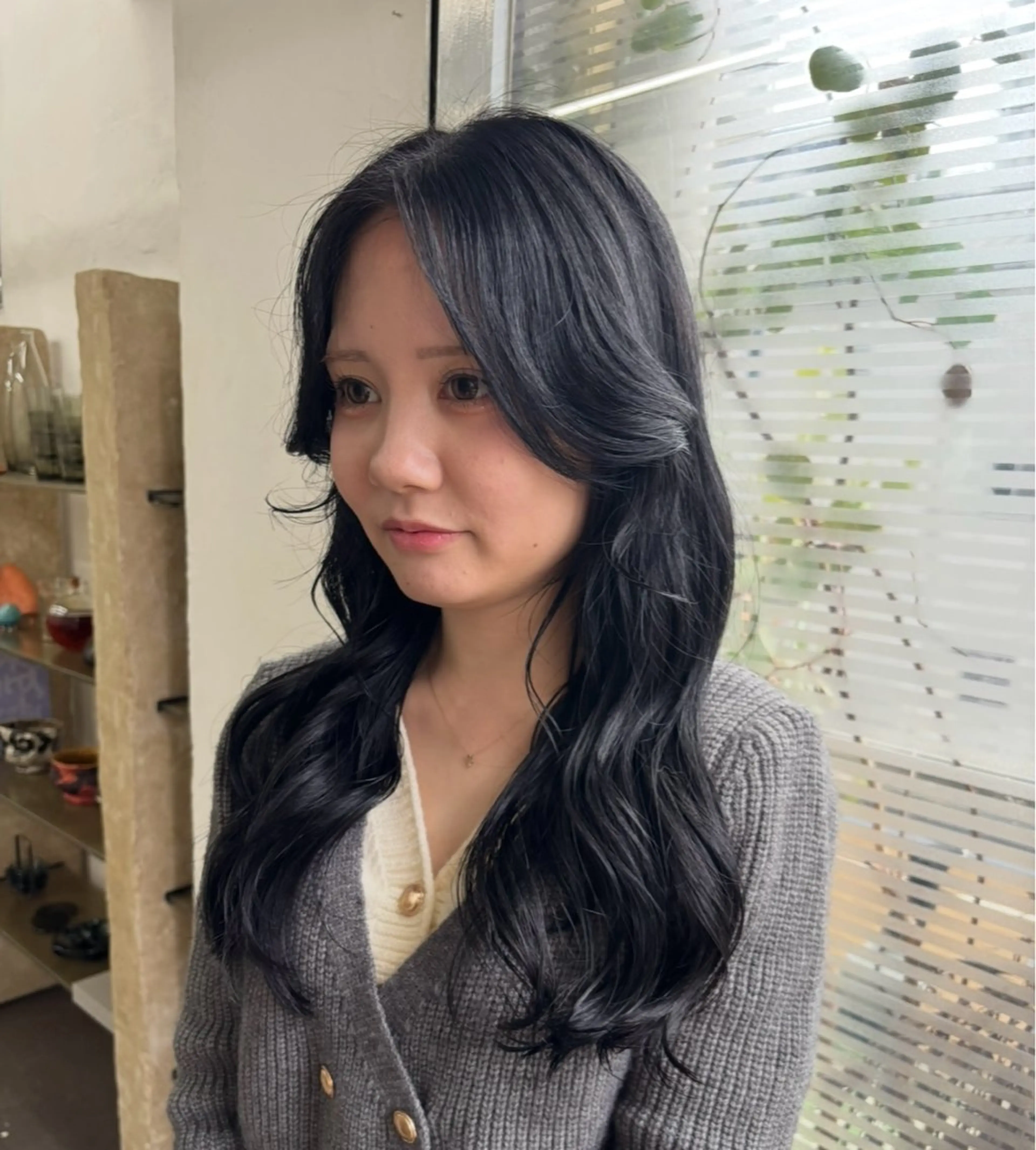 ロング カラー トリートメント カット ヘアカラー トリートメント 響　インナーカラー イヤリングカラーのヘアスタイル