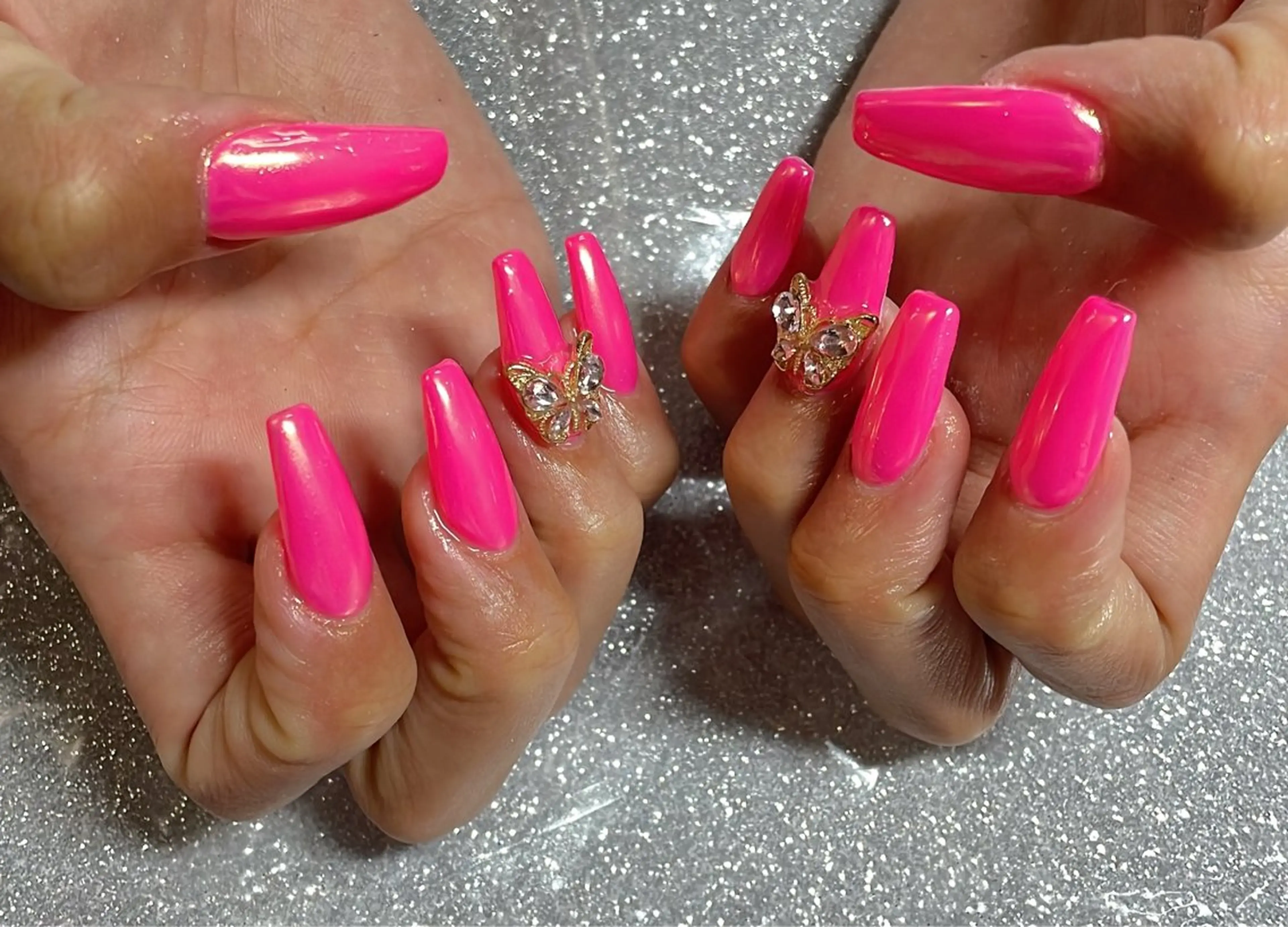 ネイル ハンドネイル VIERU 🌈🎀💖のネイルデザイン