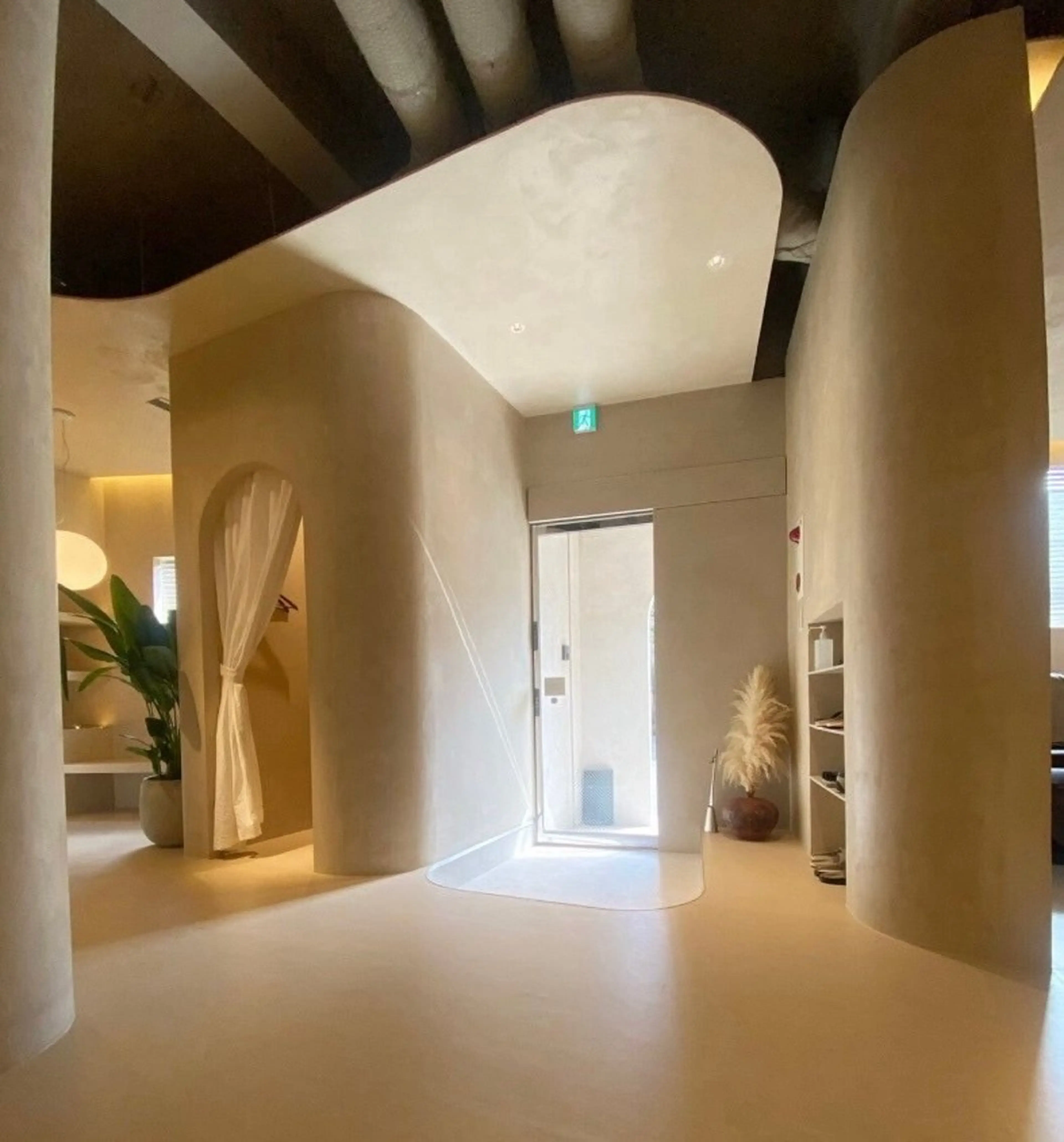 N by mariran所属・頭浸浴ヘッドスパ. YUKIのヘアスタイル