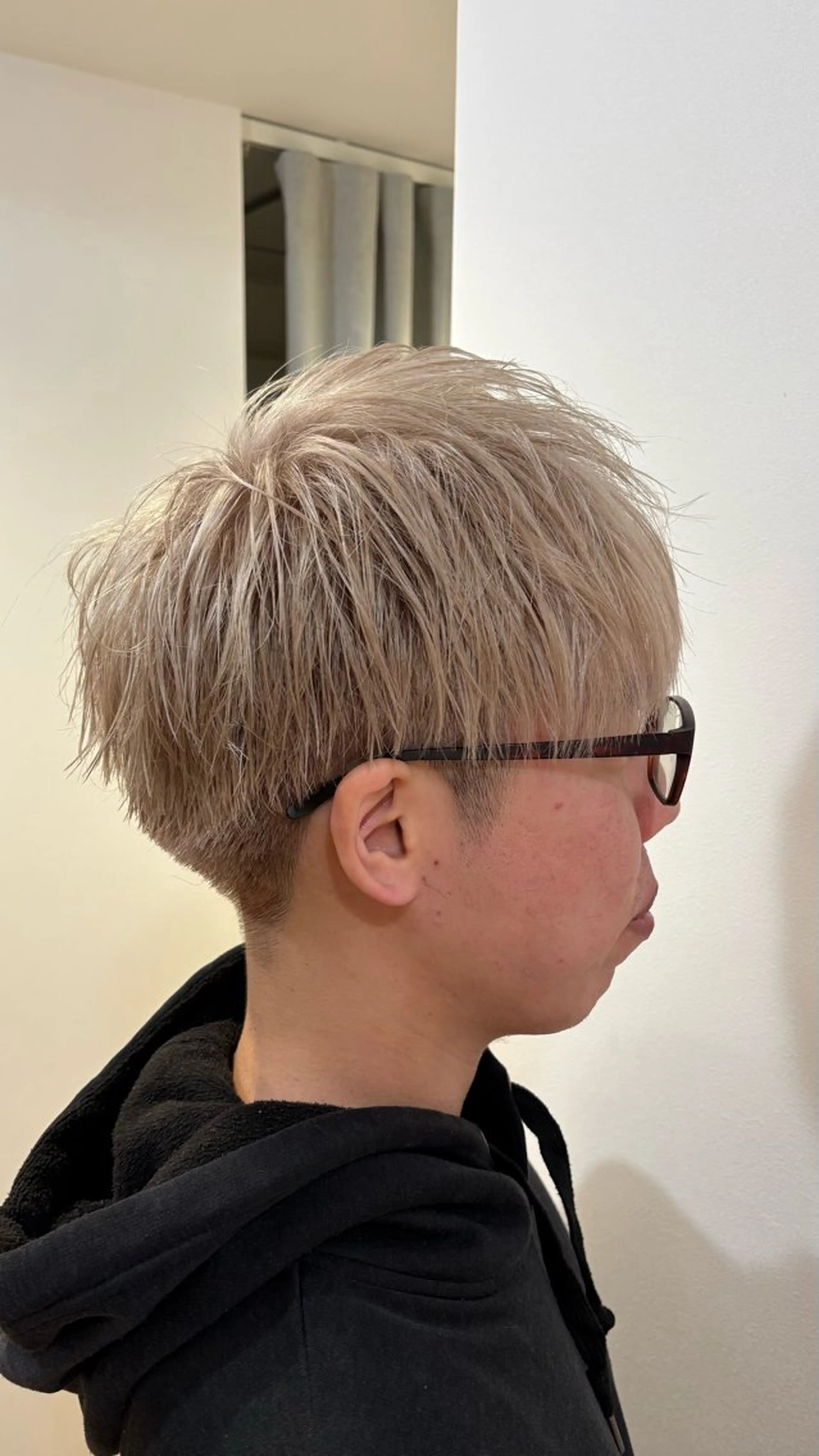 メンズカット+ブリーチ2回+オンカラーの写真