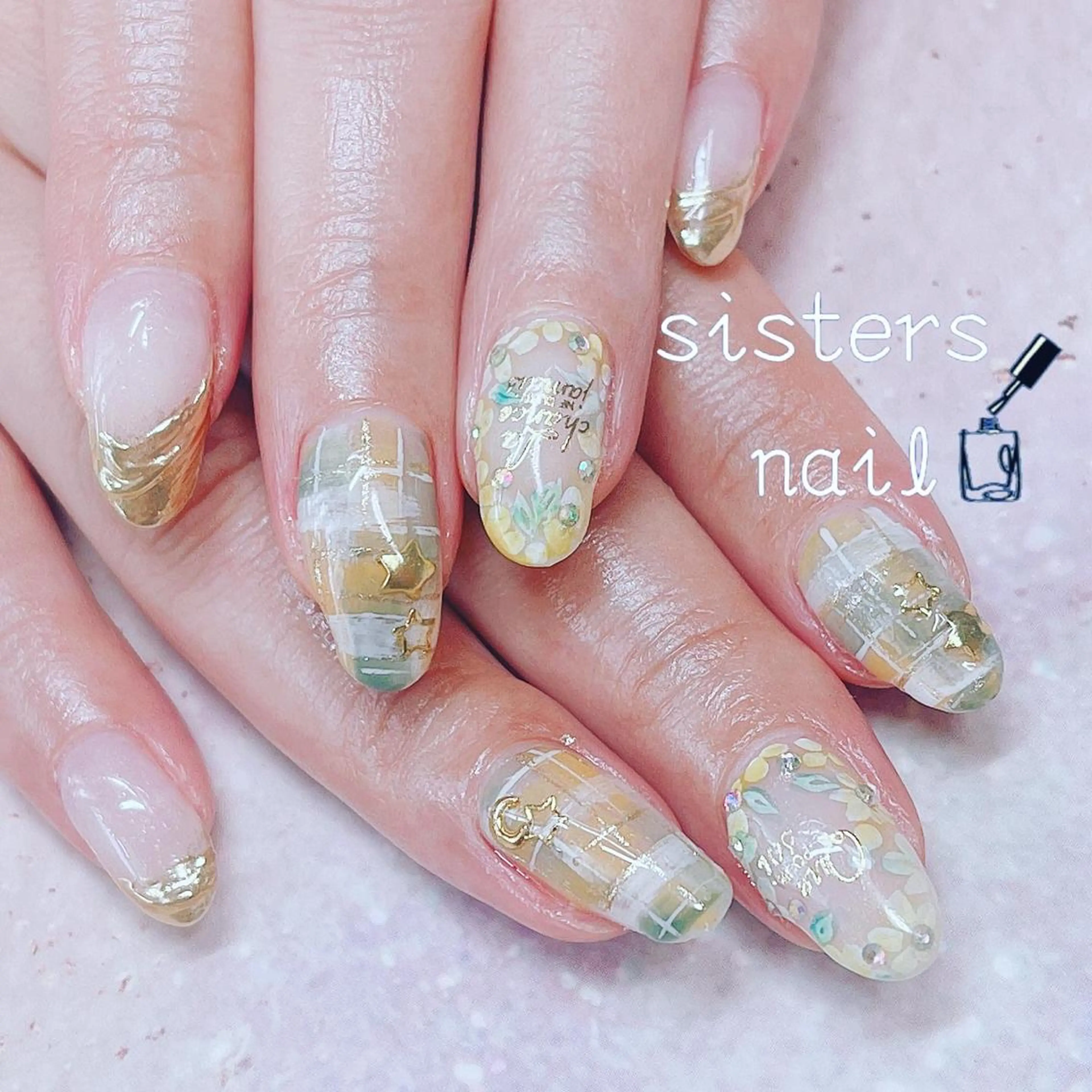 ネイル アートネイル フラワーネイル グリーン ニュアンスネイル 春ネイル ハンドネイル ハンドケア sisters nail.fのネイルデザイン