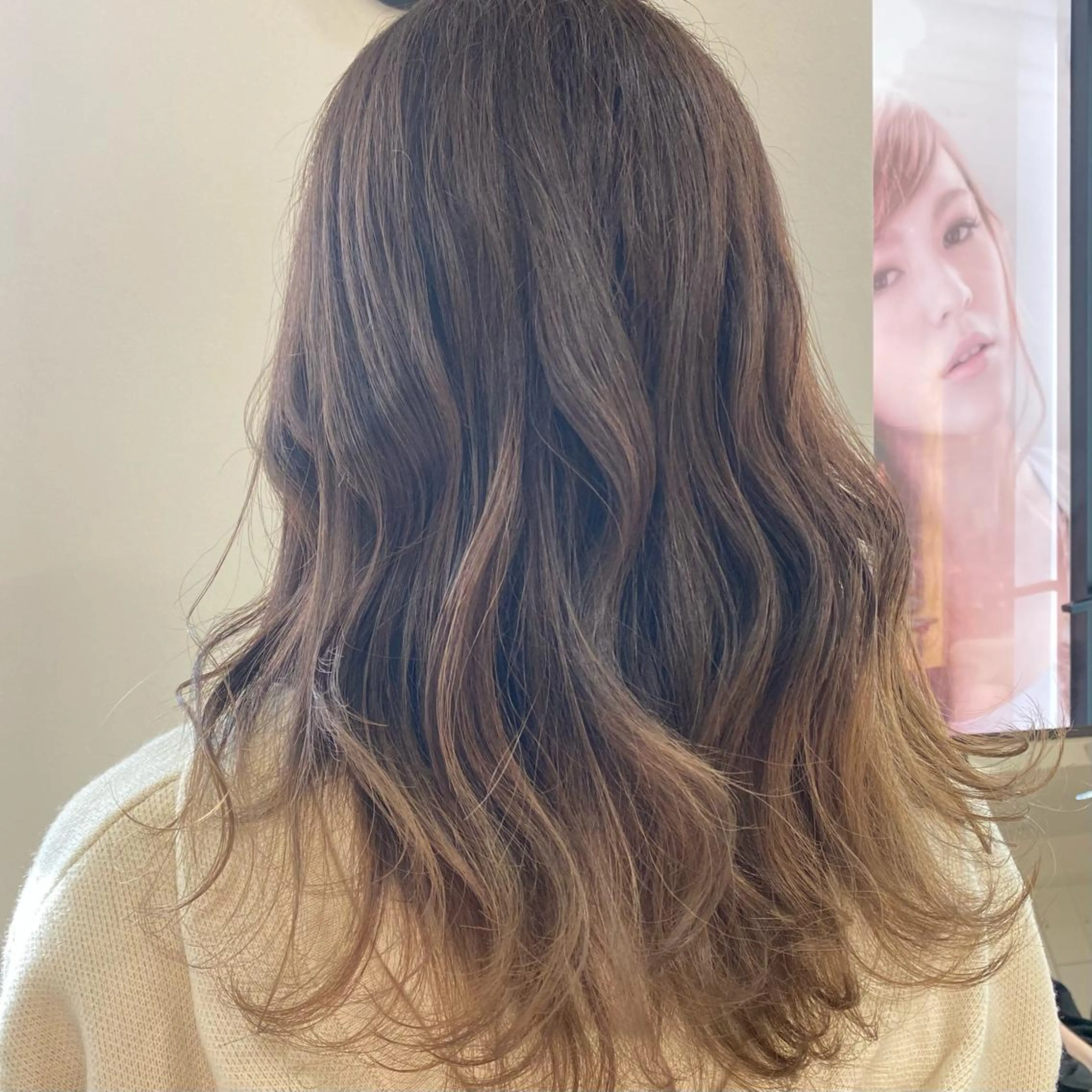 ミディアム 長井 麻帆のヘアスタイル