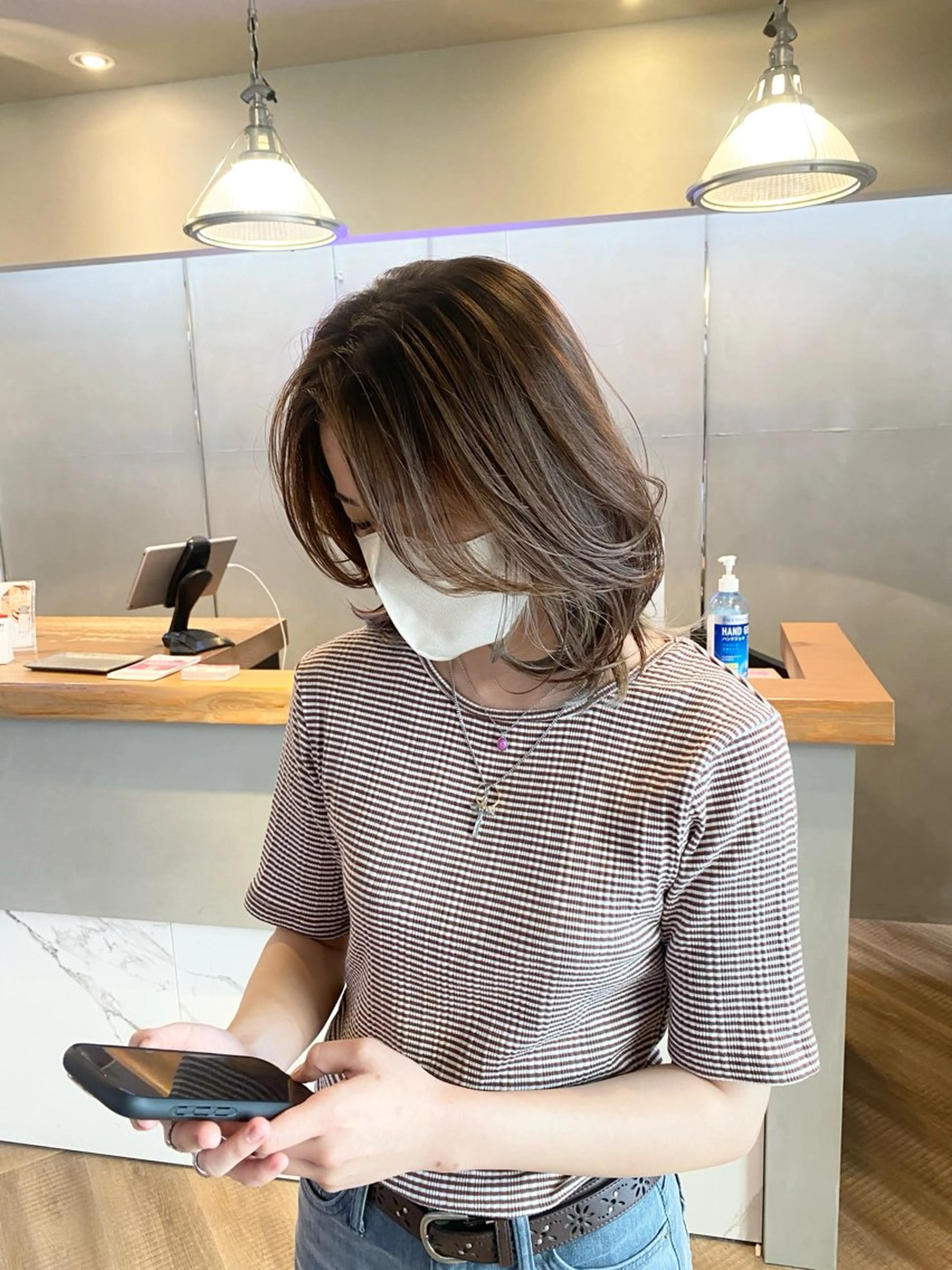 ミディアム カット ヘアカラー 白髪ぼかしハイライト ／レイヤー中島啓太のヘアスタイル