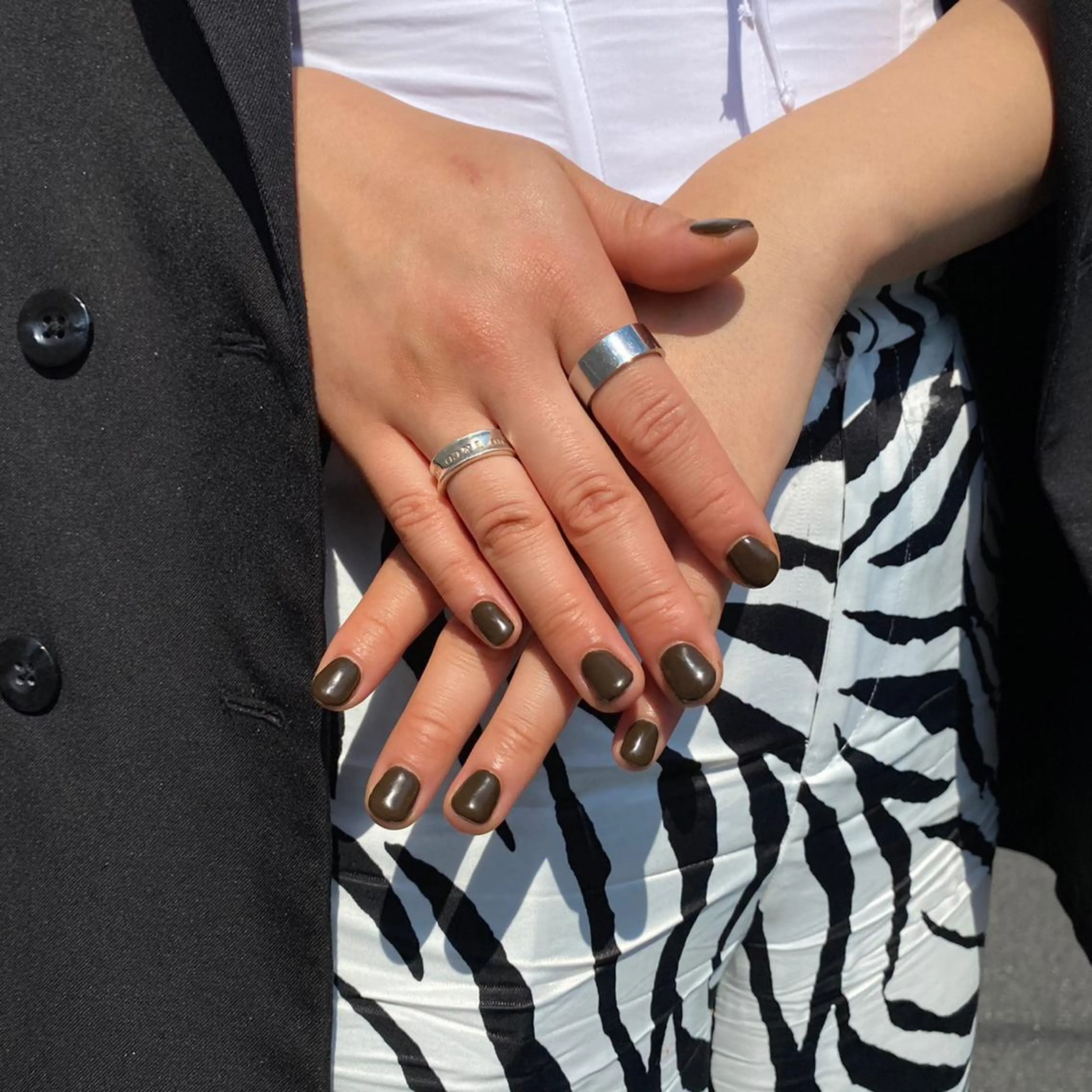 ネイル 暖色カラー/レイヤー カット/Yunaのヘアスタイル