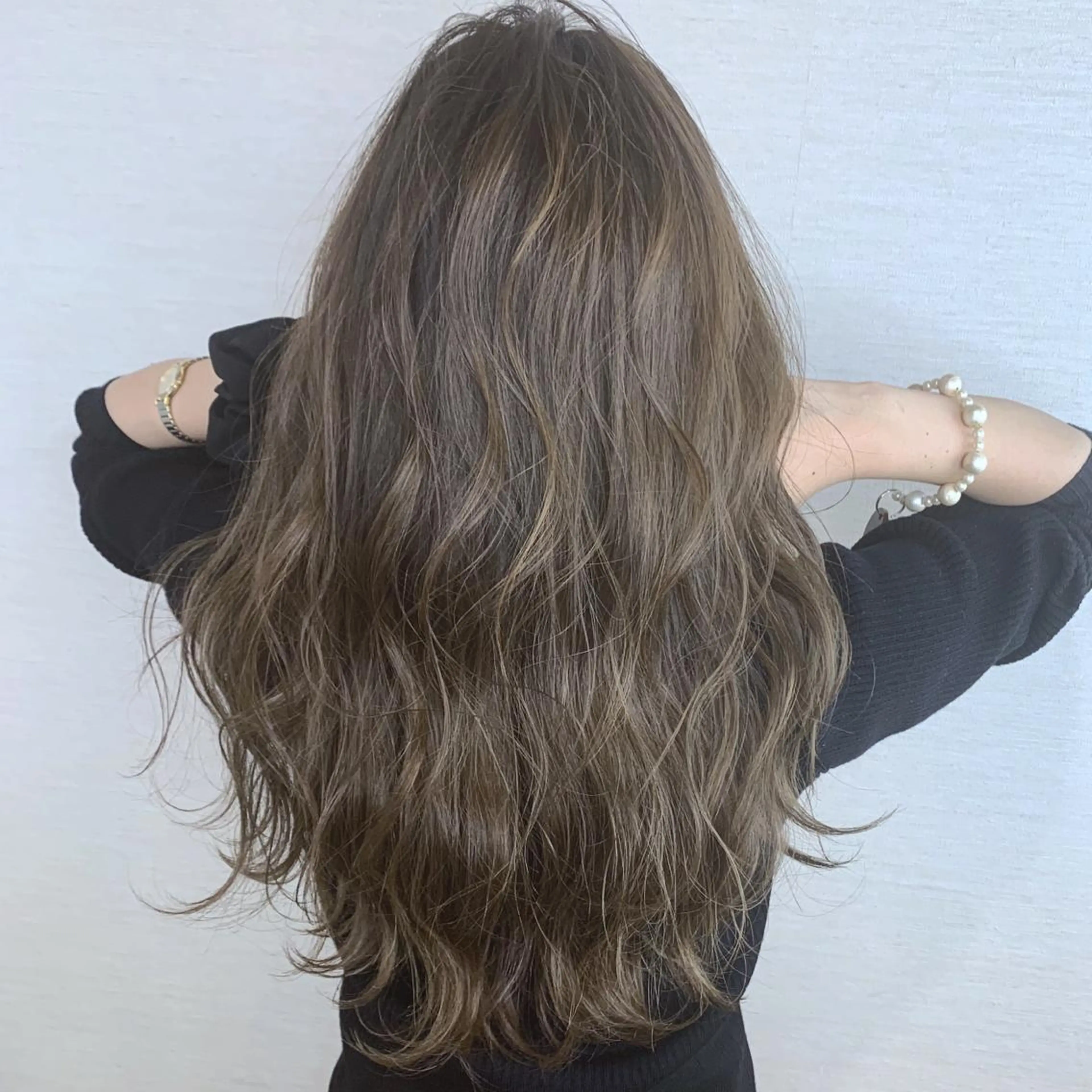 ロング ブリーチなしダブル/ レイヤーカット 小棹のヘアスタイル