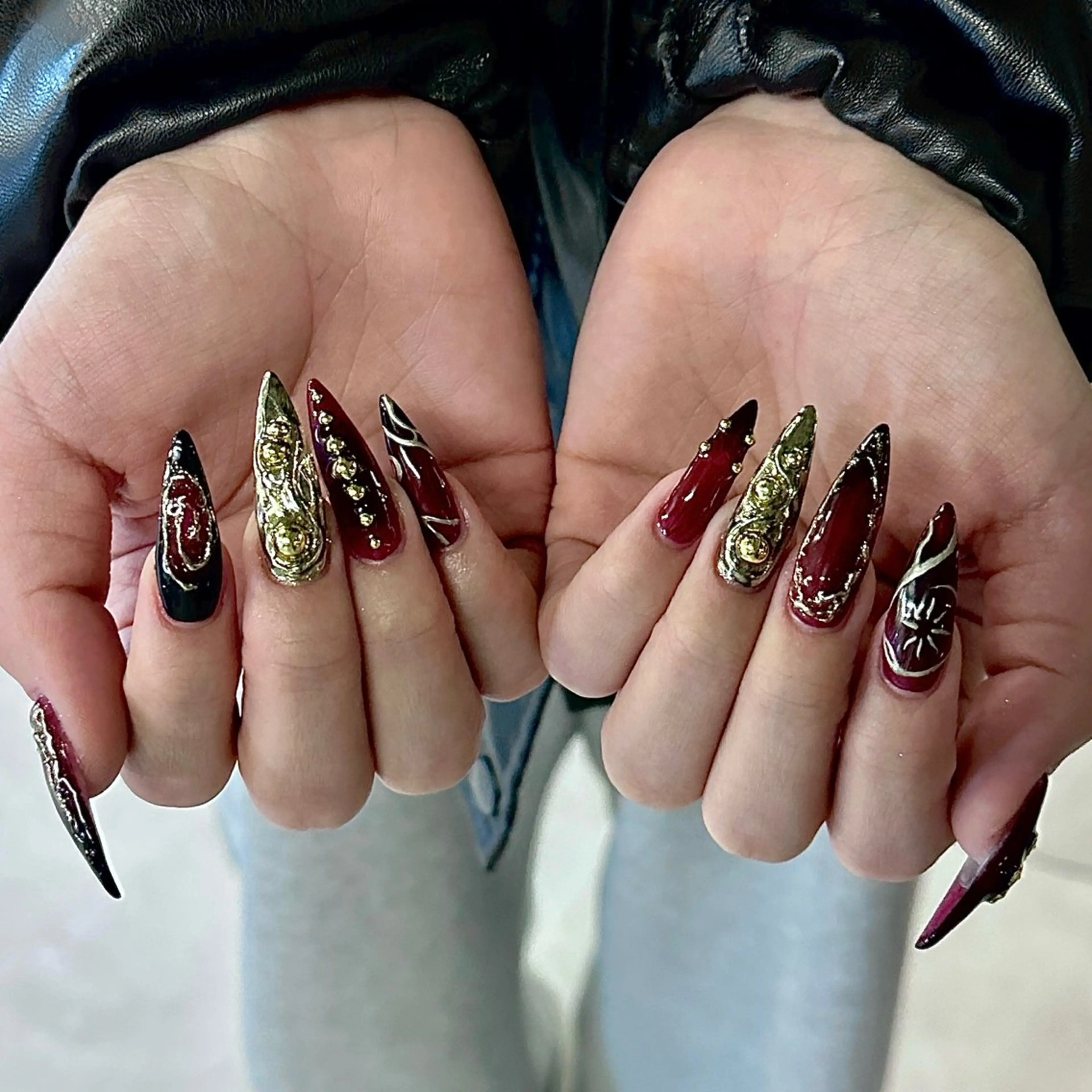 ネイル AIKO🐈‍⬛⭐︎ 大阪/y2k/個性派のネイルデザイン