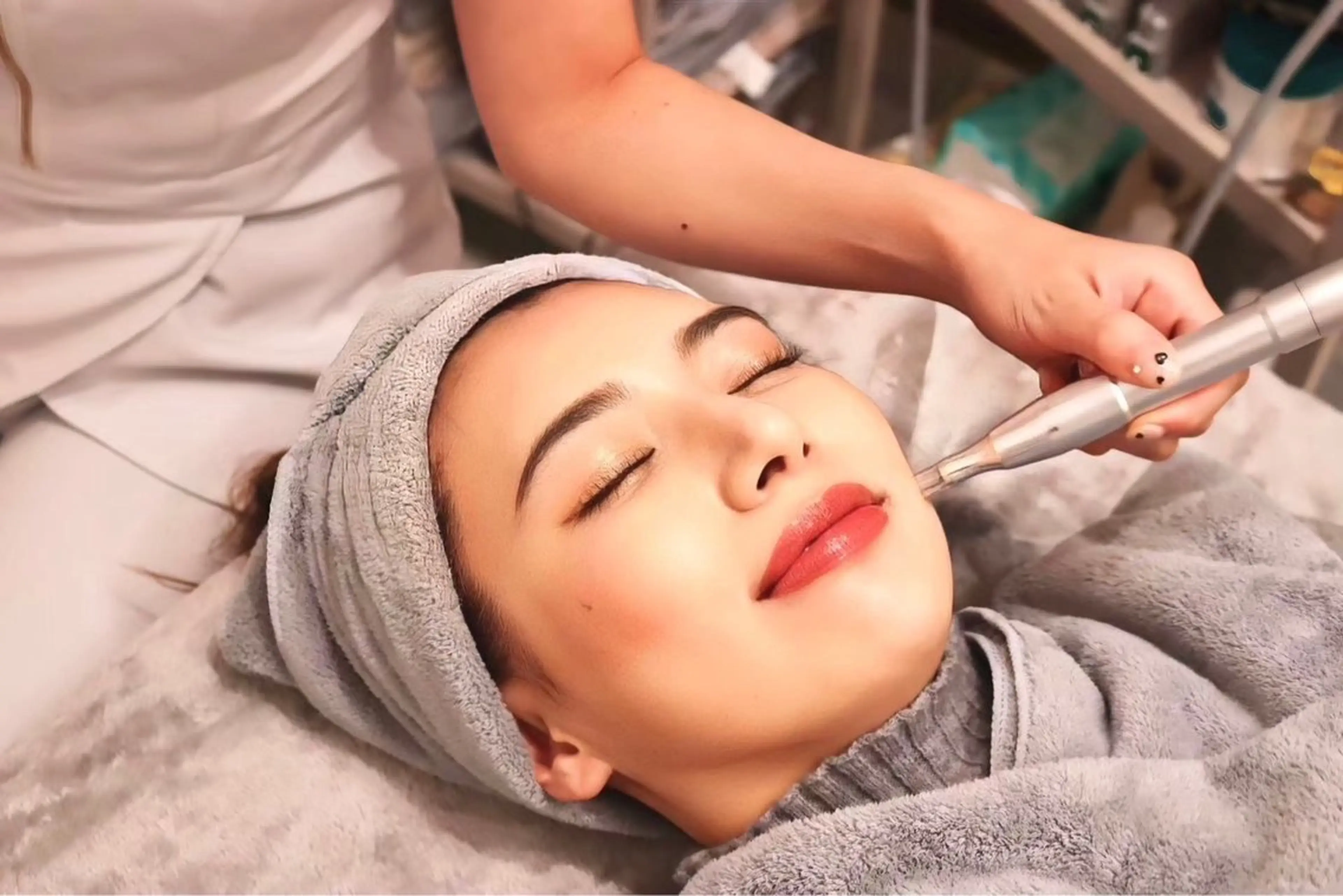 【最先端★エステ版ダーマ】ニキビケア・頑固な毛穴ケア◆看護師施術の写真