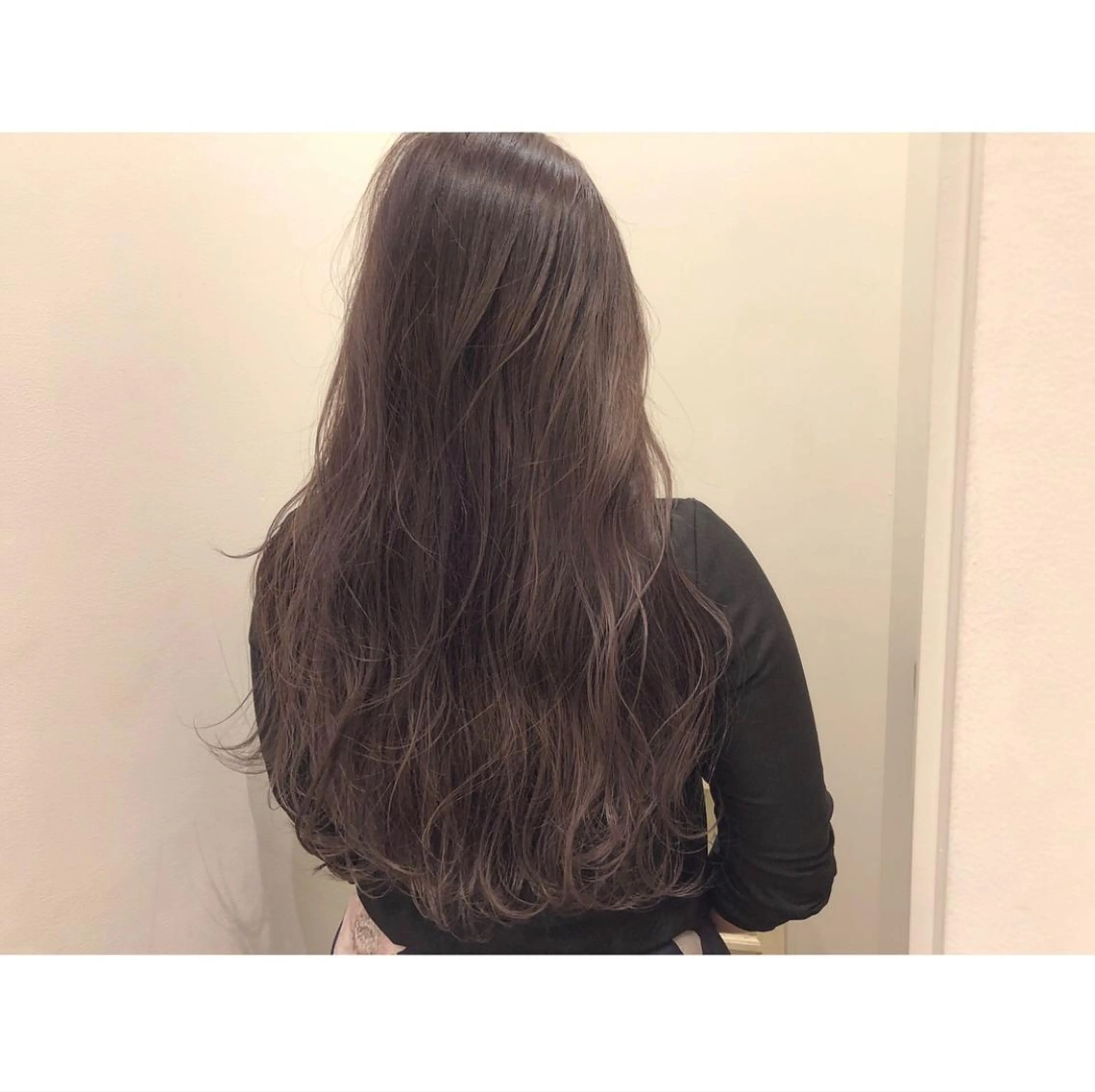 ロング カラー アッシュ グラデーションカラー ハイライトカラー ラベンダーカラー ラベンダーアッシュ 美容室Violet所属・伊藤 ひかりのヘアスタイル