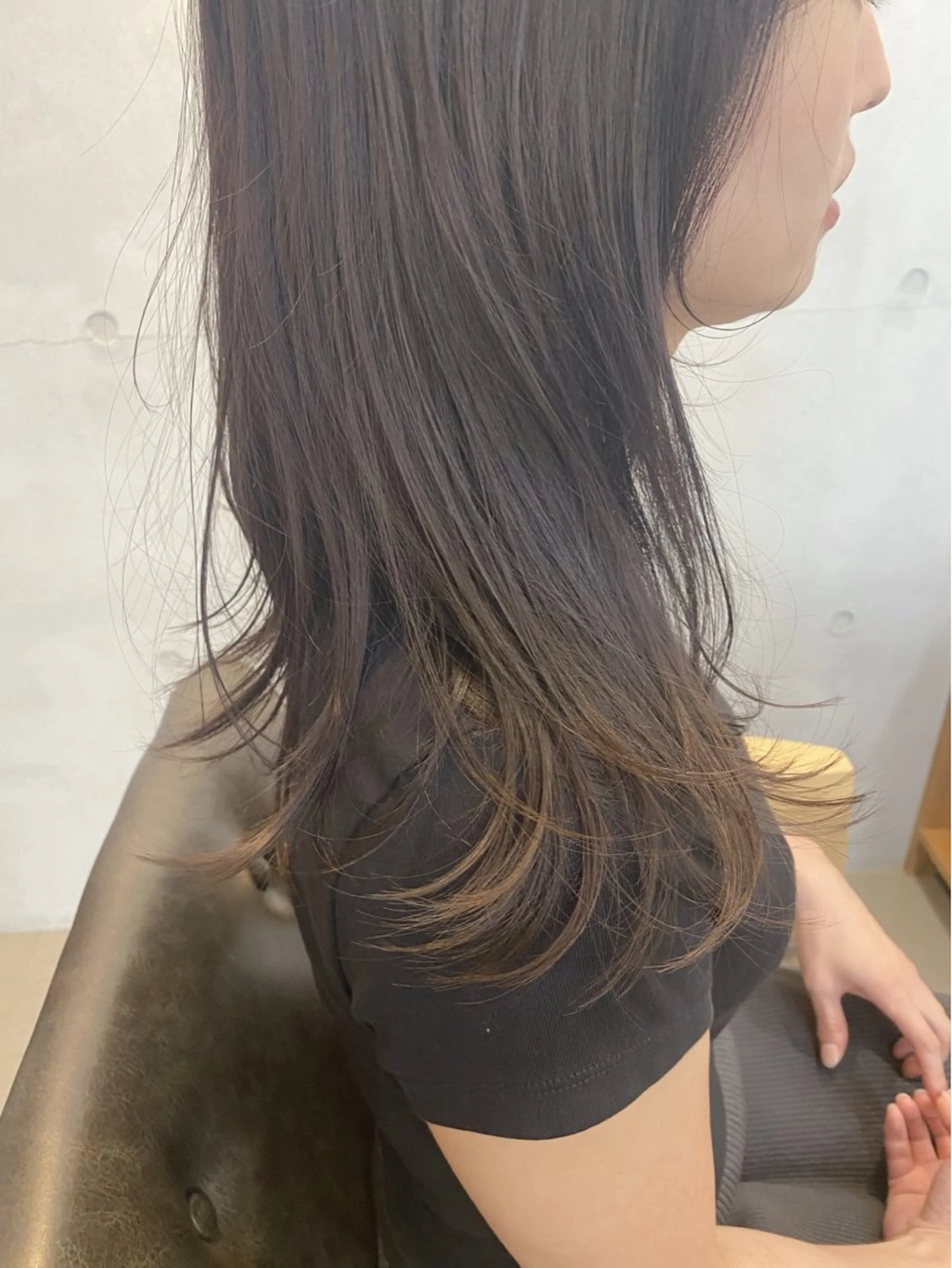 セミロング カラー 透明感カラー 顔周りカット レイヤーカット conne& ririのヘアスタイル