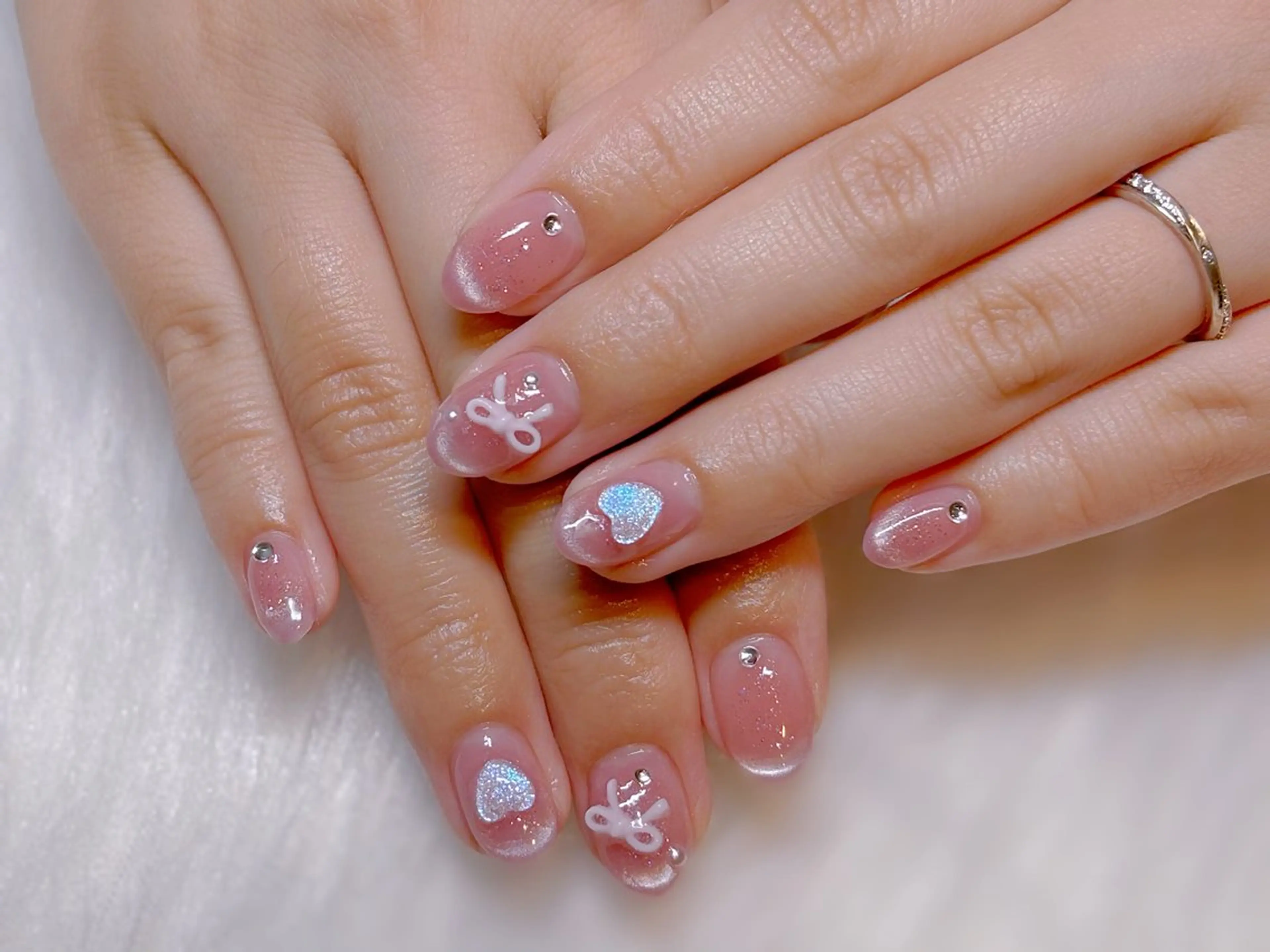 ネイル キラキラネイル 韓国ネイル ワンホンネイル peach nail ayakaのネイルデザイン