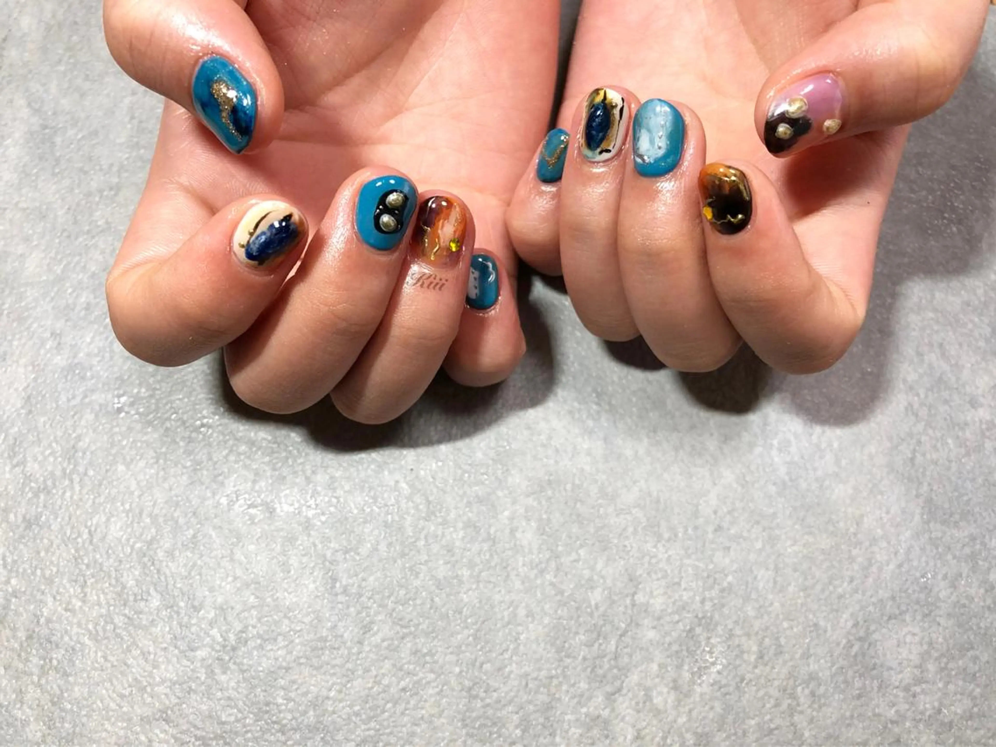 ネイル ハンドネイル フットネイル kiii.__ ✴︎*のネイルデザイン