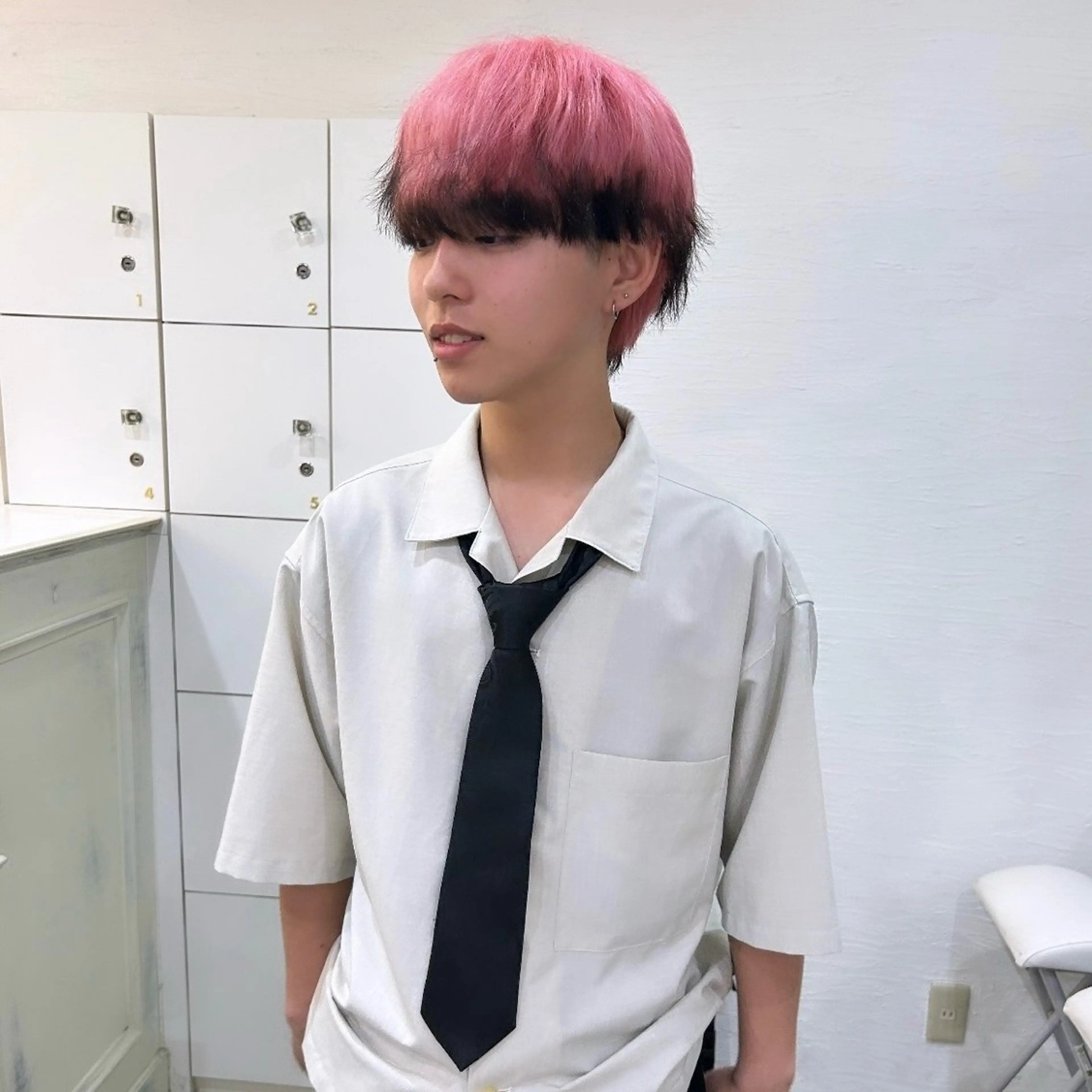 カラー メンズ 黒髪 ピンクカラー inq sakae所属・りん🌷︎名古屋 ブリーチカラーのヘアスタイル