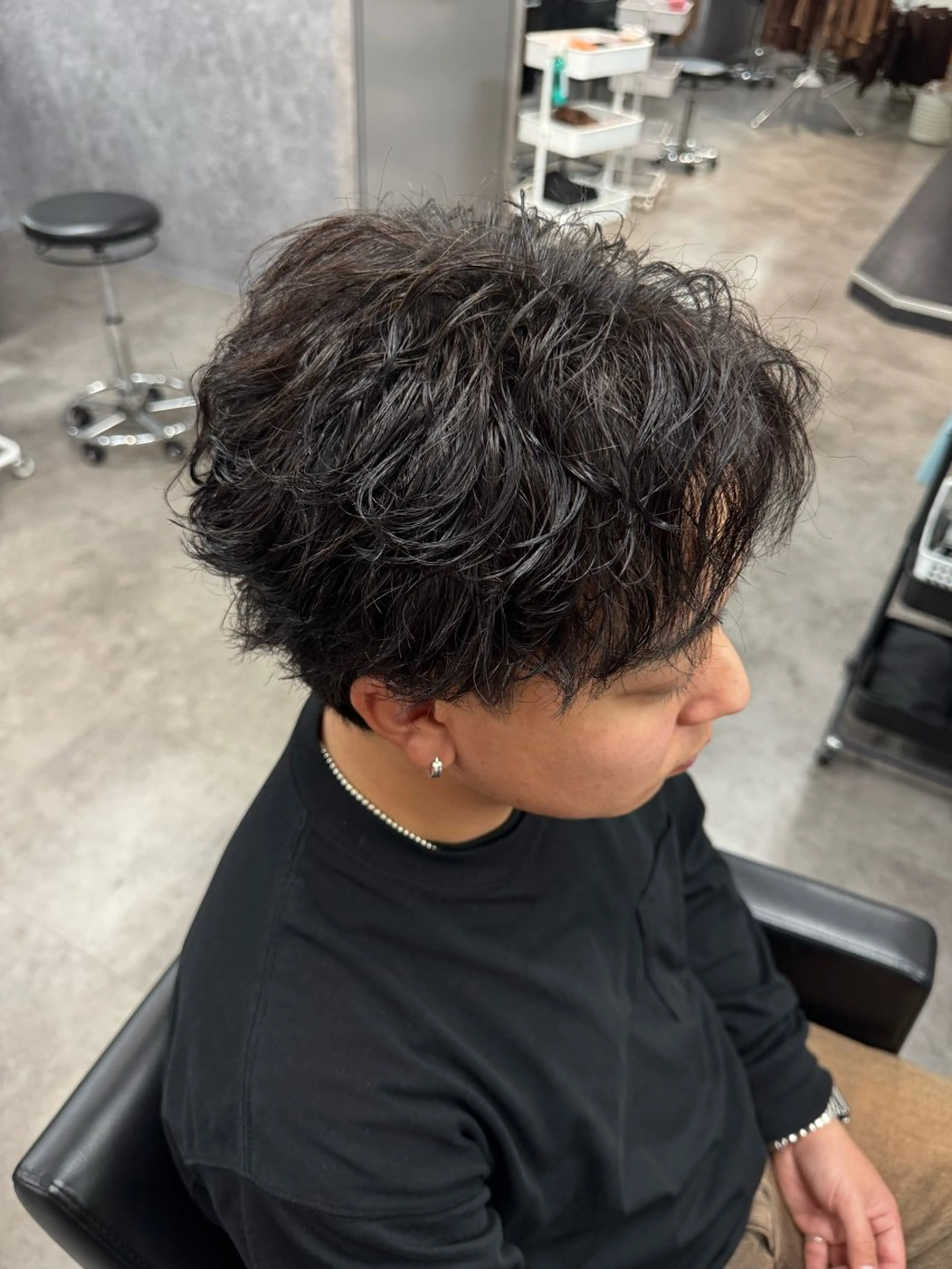 ショート パーマ メンズ センターパート メンズパーマ カット パーマ 立川韓国メンズヘア ニュアンスパーマ安井のヘアスタイル