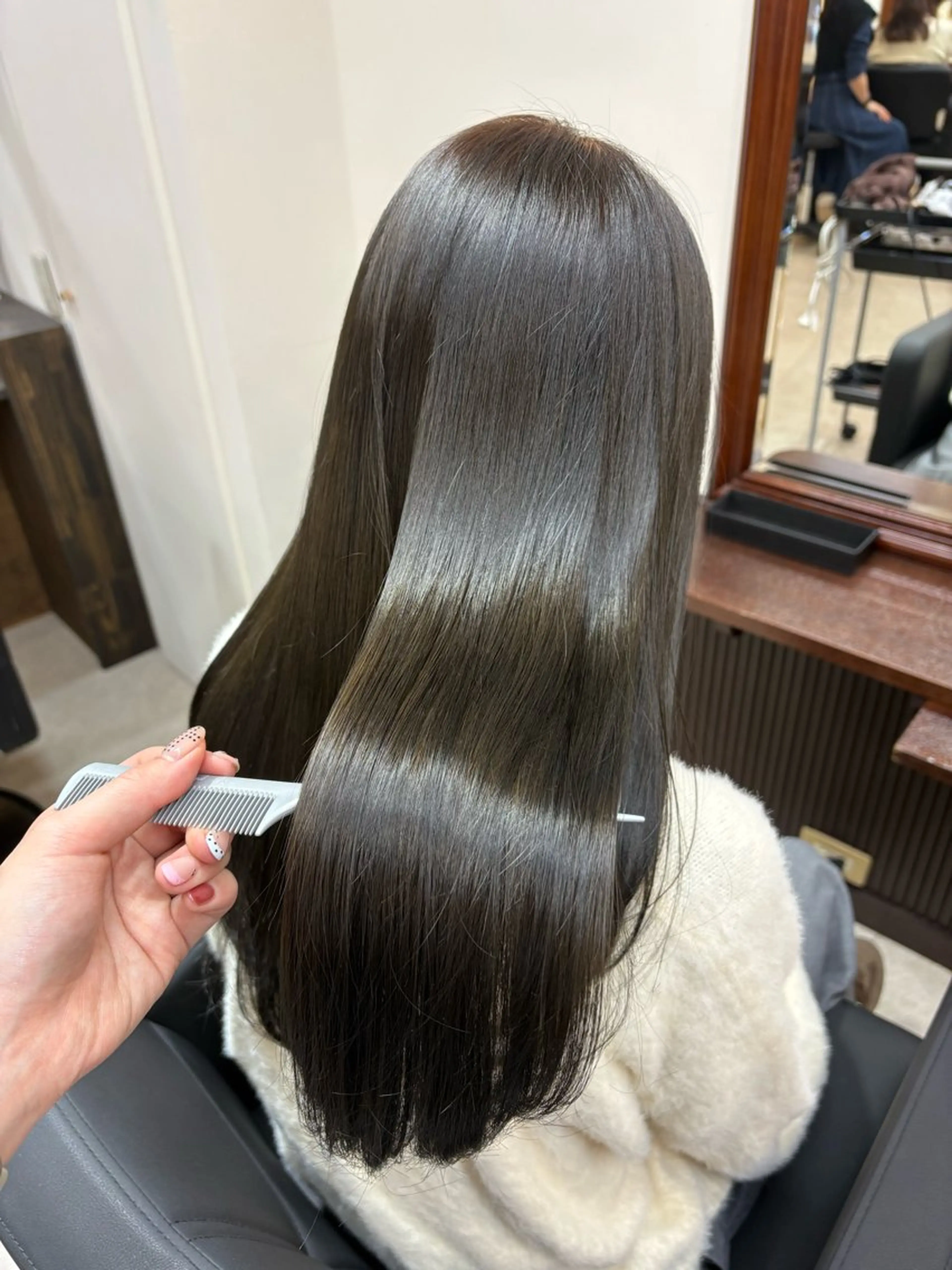 ロング カラー ブリーチ 透明感カラー ダブルカラー ブリーチなしカラー オリーブカラー ヘアカラー トリートメント SHICUNE /ミホのヘアスタイル