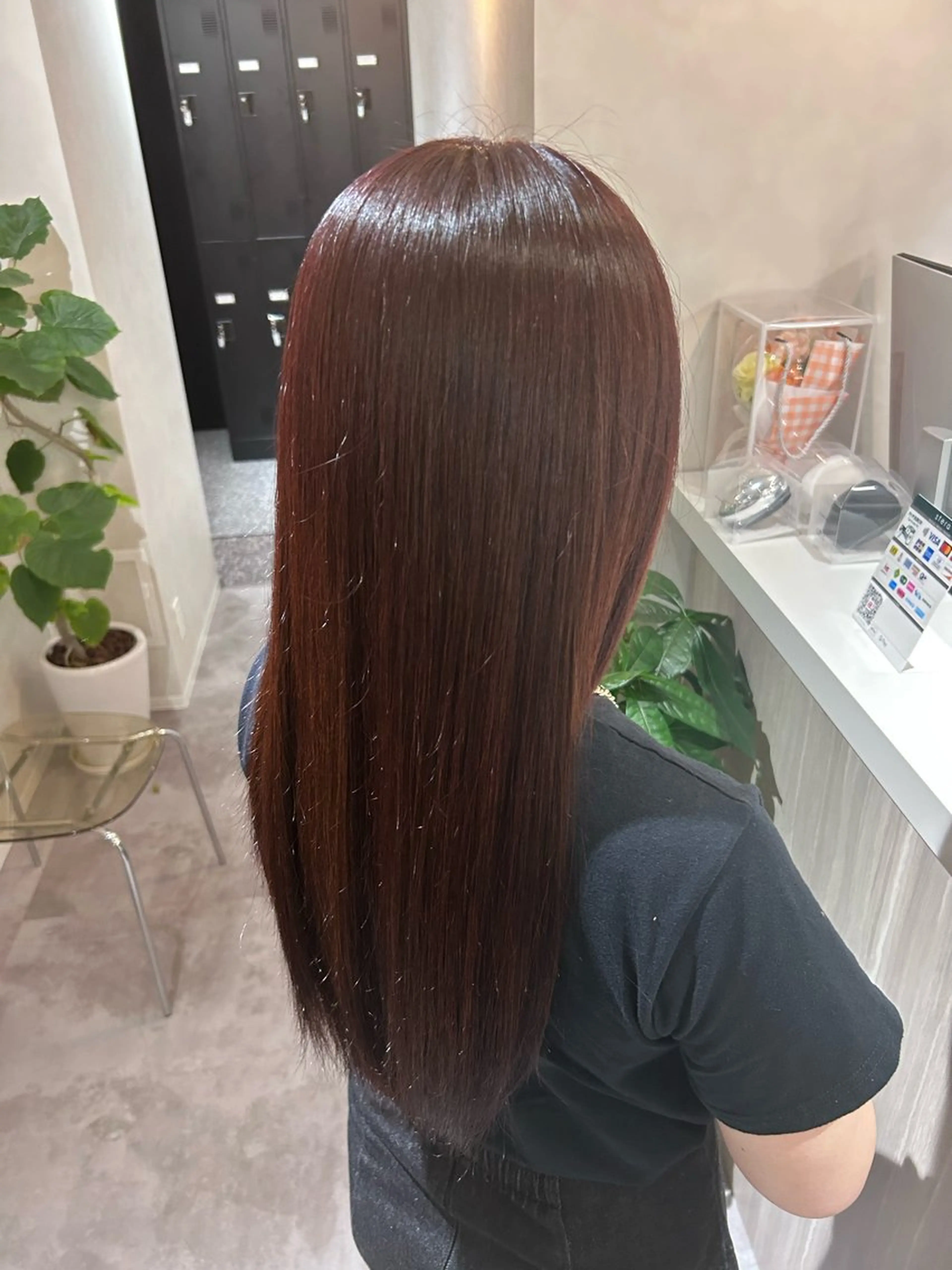 ロング カラー ブリーチ ブリーチなしカラー レッドカラー レイヤーカット SIGMA LATTE所属・光岡 光のヘアスタイル